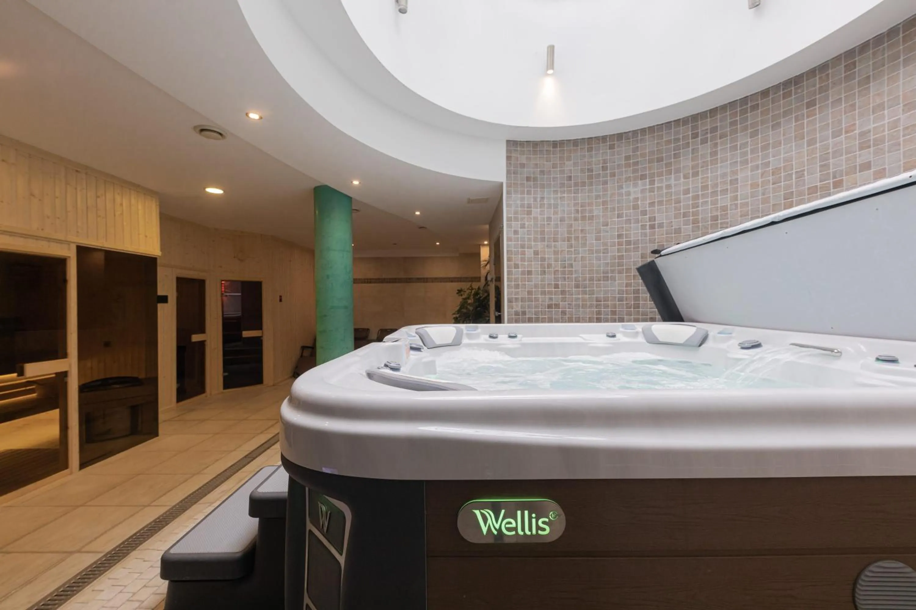 Hot Tub in Bazilika alatt Panzió