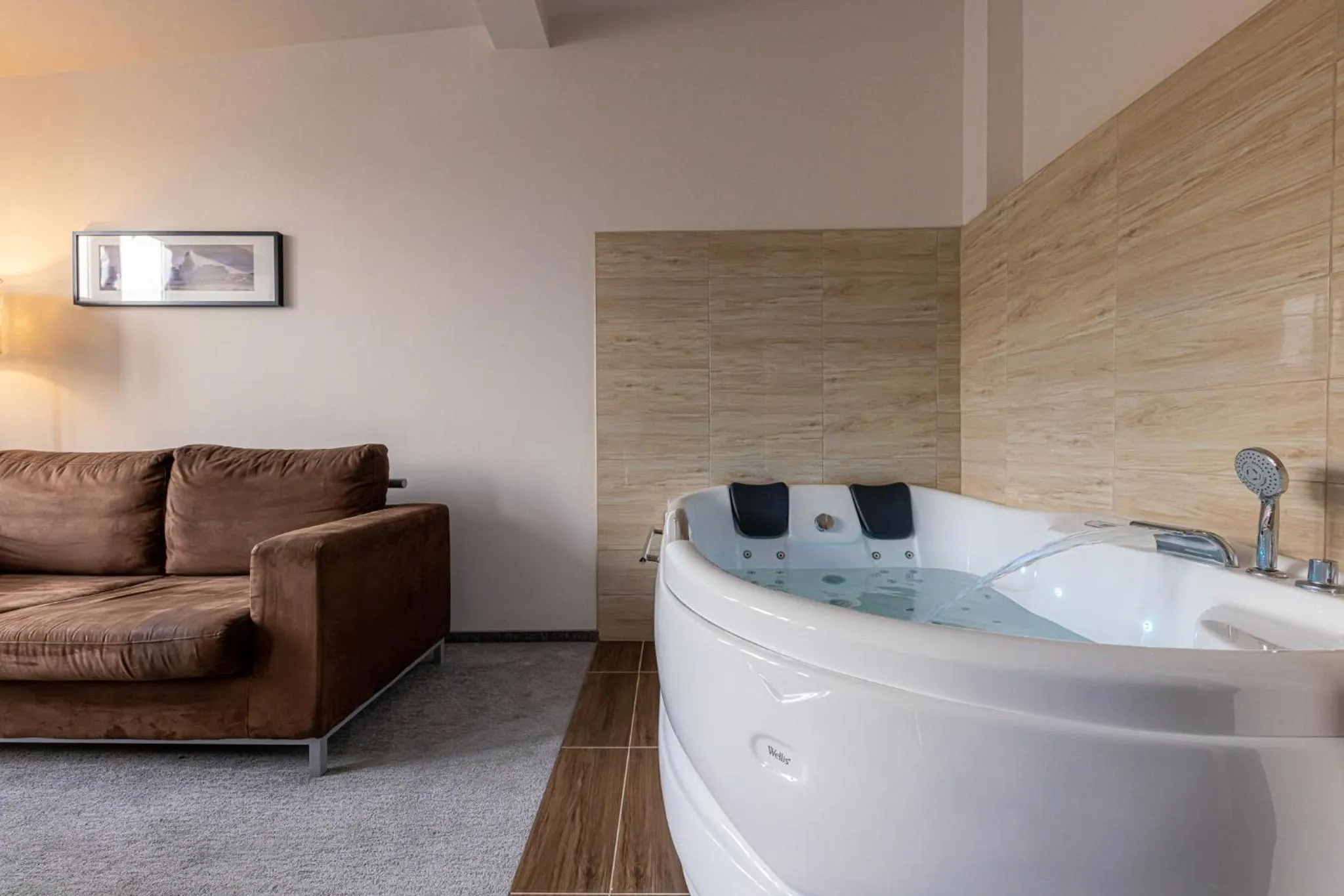 Hot Tub in Bazilika alatt Panzió