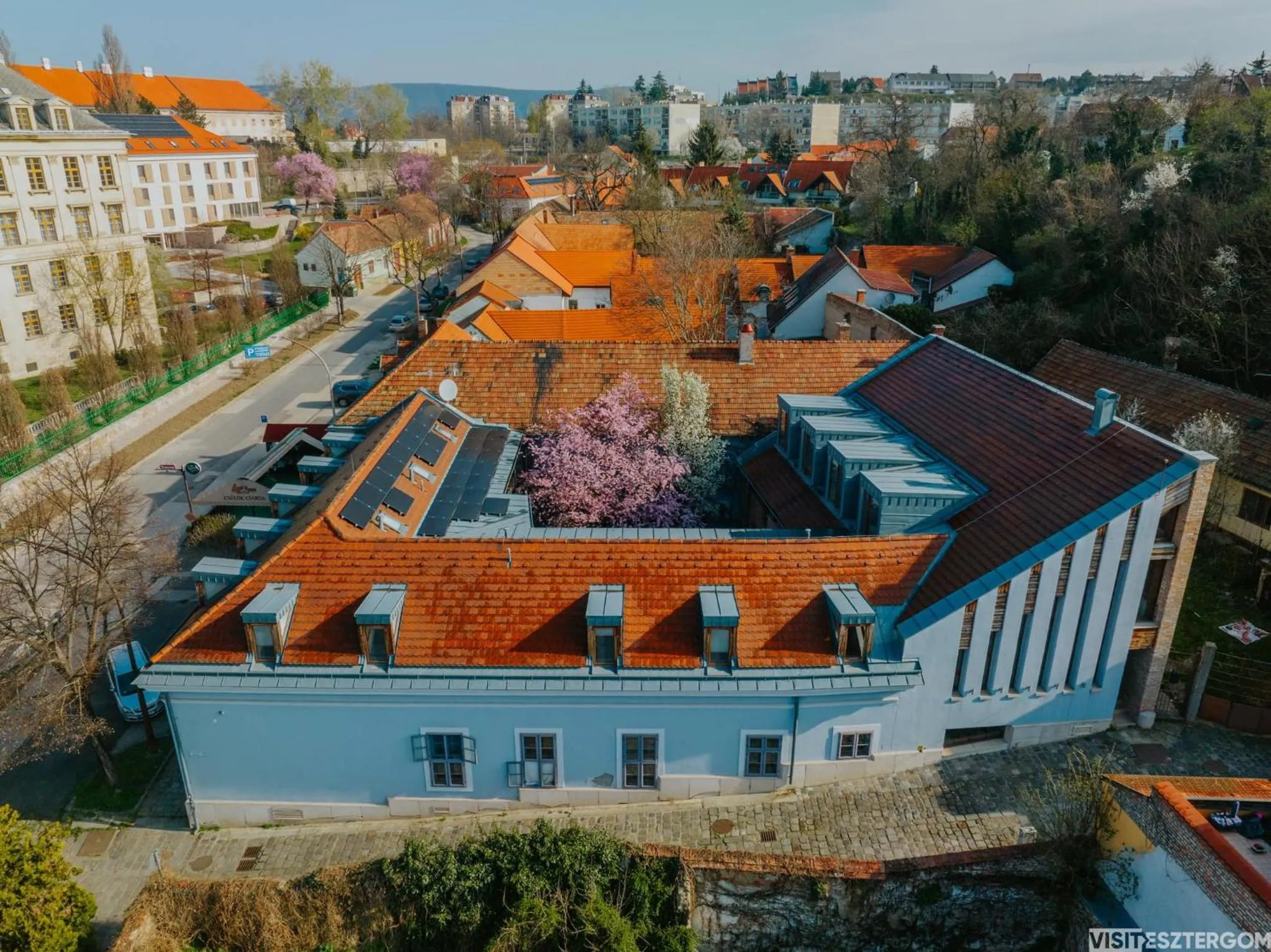 Property building in Bazilika alatt Panzió