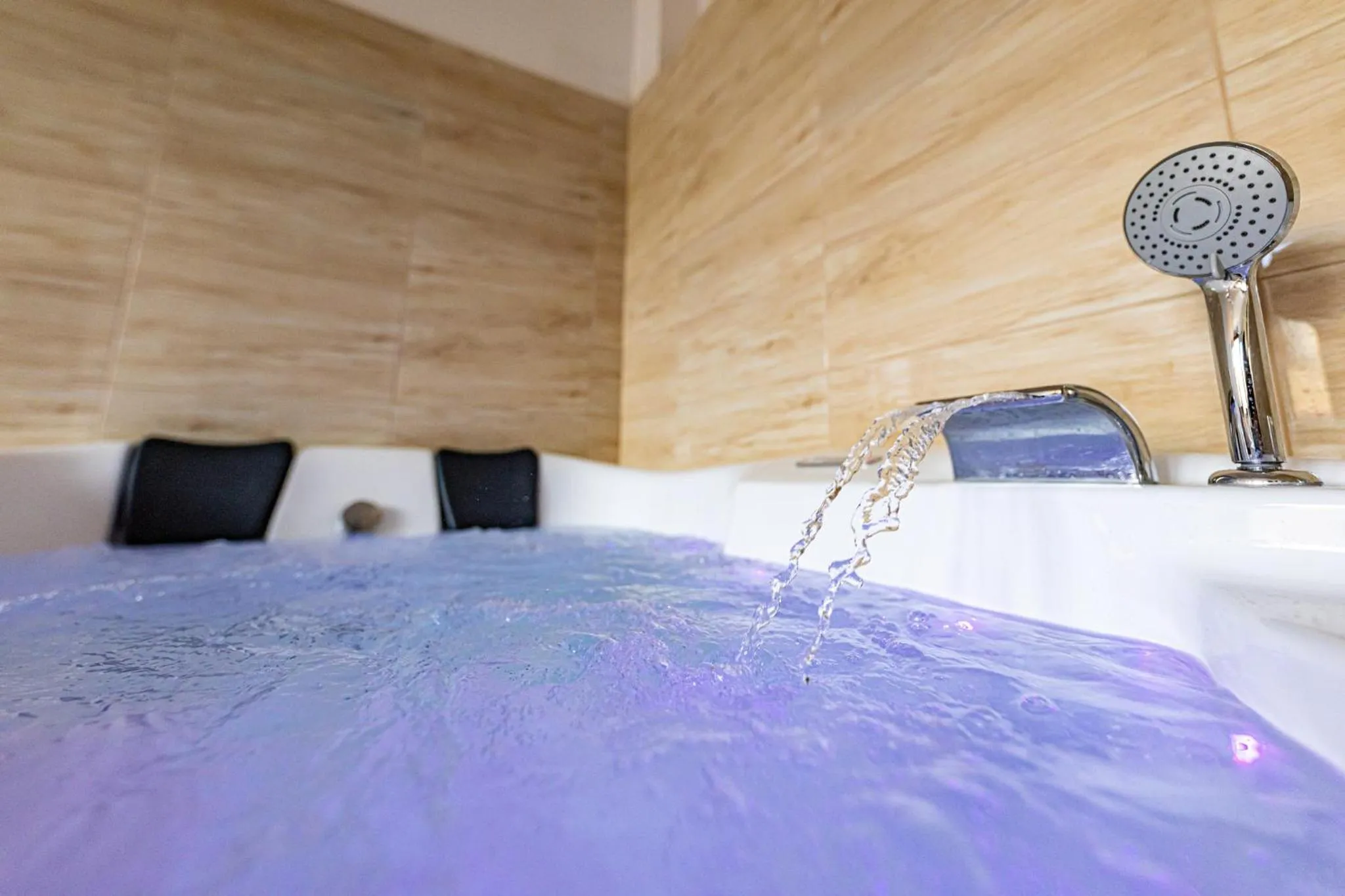 Hot Tub in Bazilika alatt Panzió