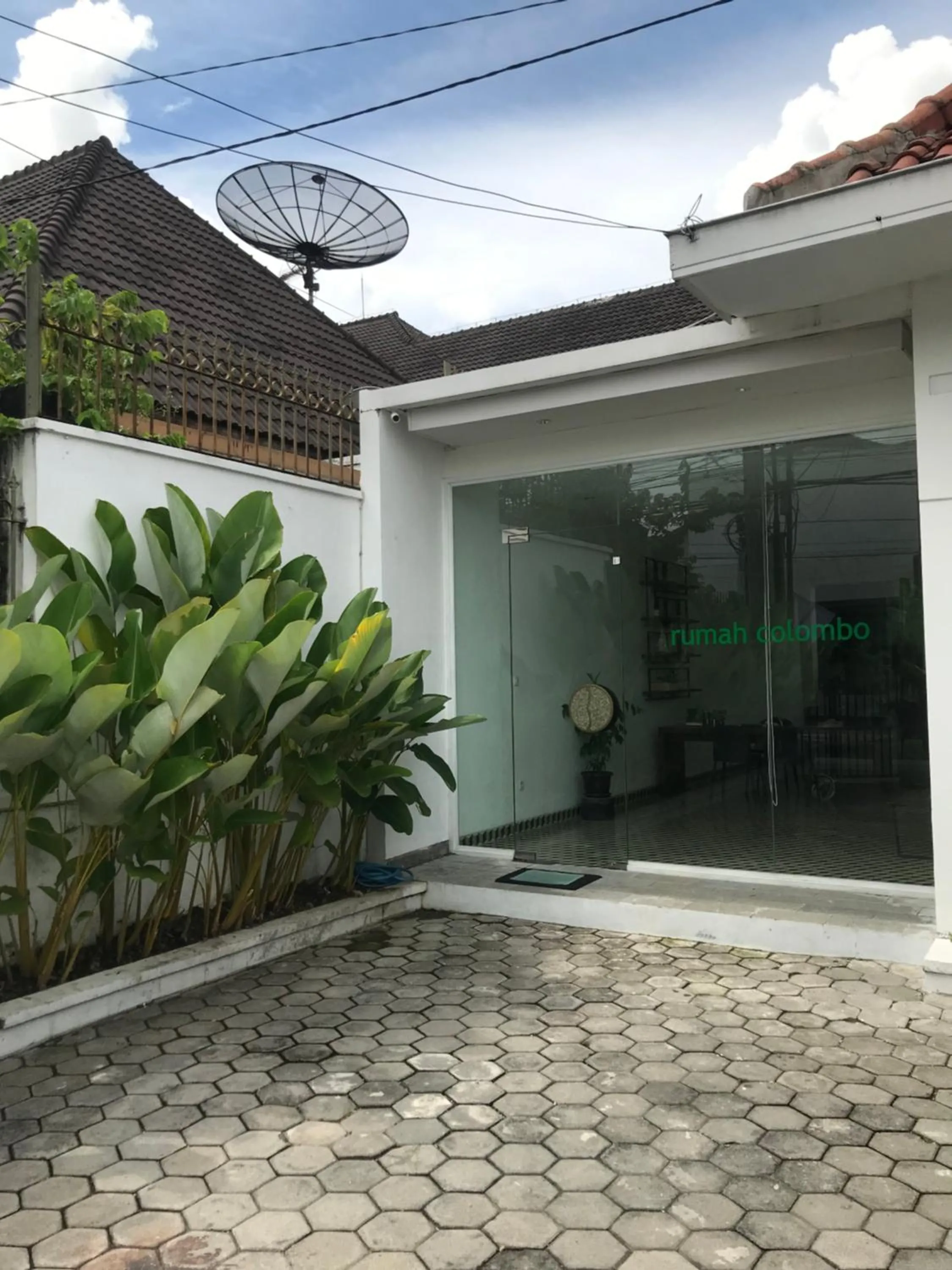 Property building in RedDoorz Plus @ Demangan Gejayan