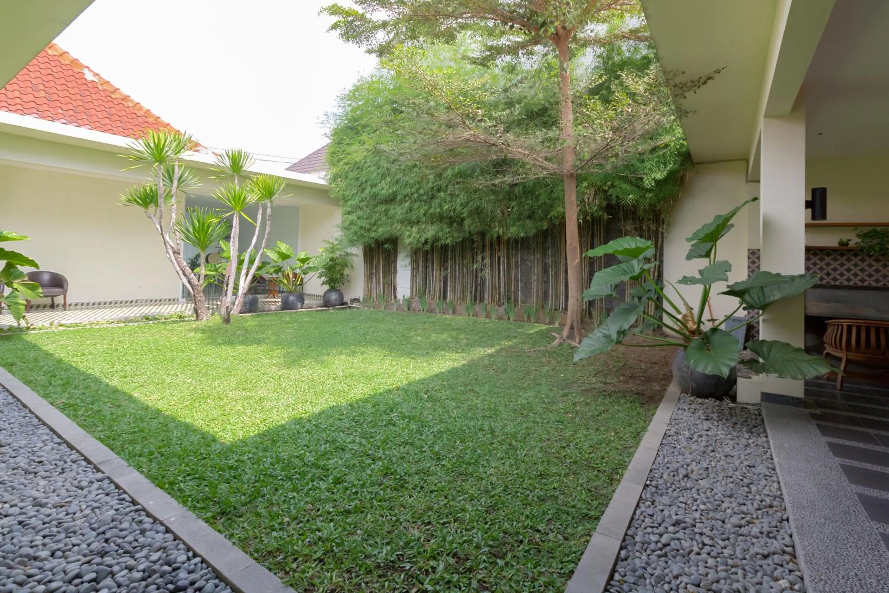 Garden in RedDoorz Plus @ Demangan Gejayan