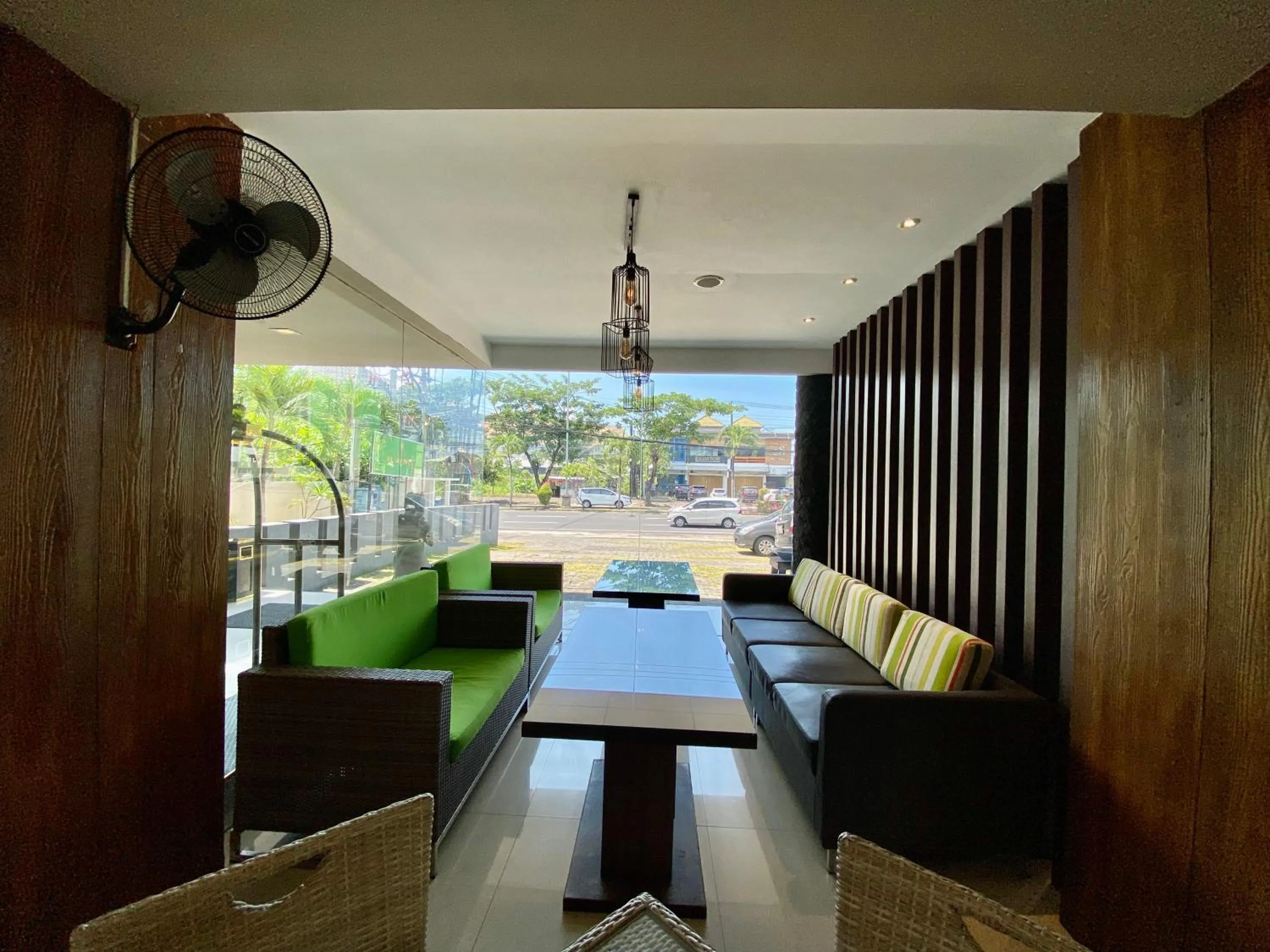 Restaurant/places to eat in Sun Royal Hotel