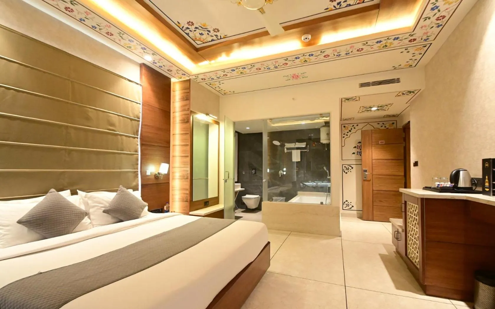 Bed in Hotel RR 62-Jaipur City Centre Hotel