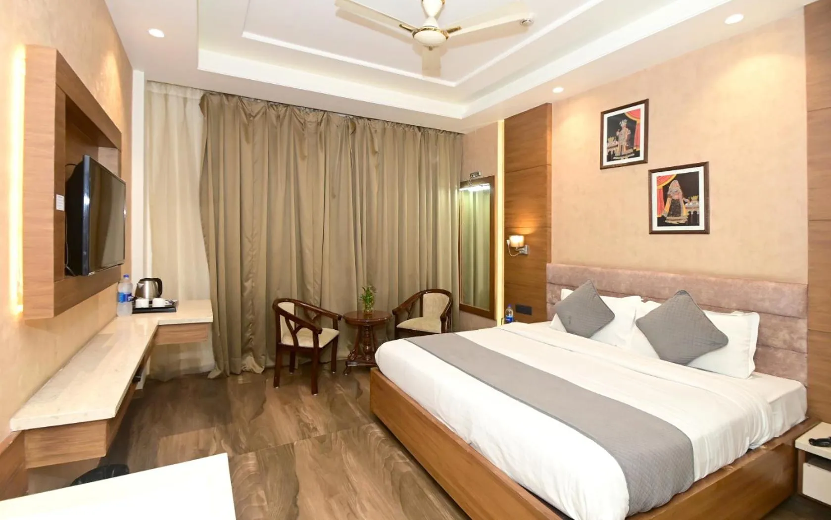 Bed in Hotel RR 62-Jaipur City Centre Hotel