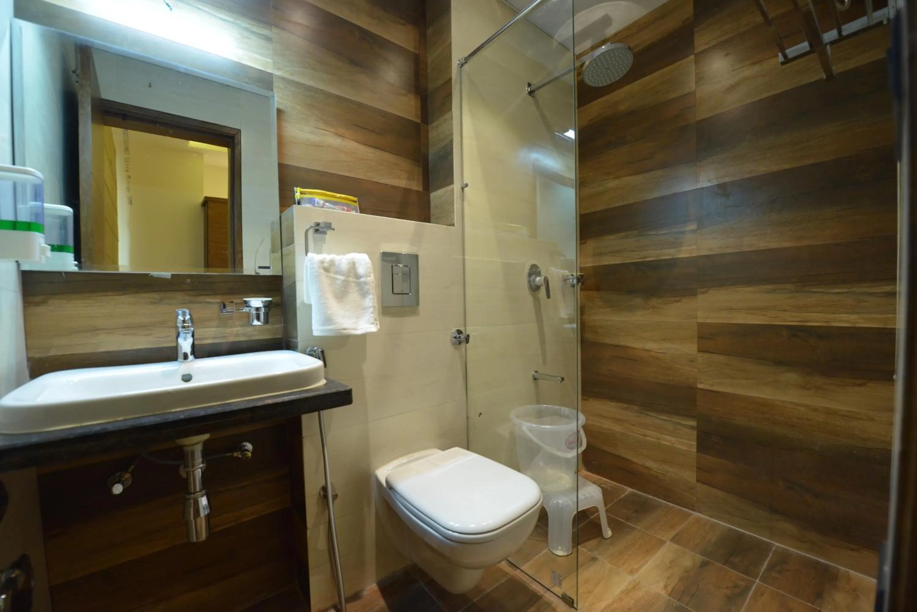 Bathroom in Hotel RR 62-Jaipur City Centre Hotel