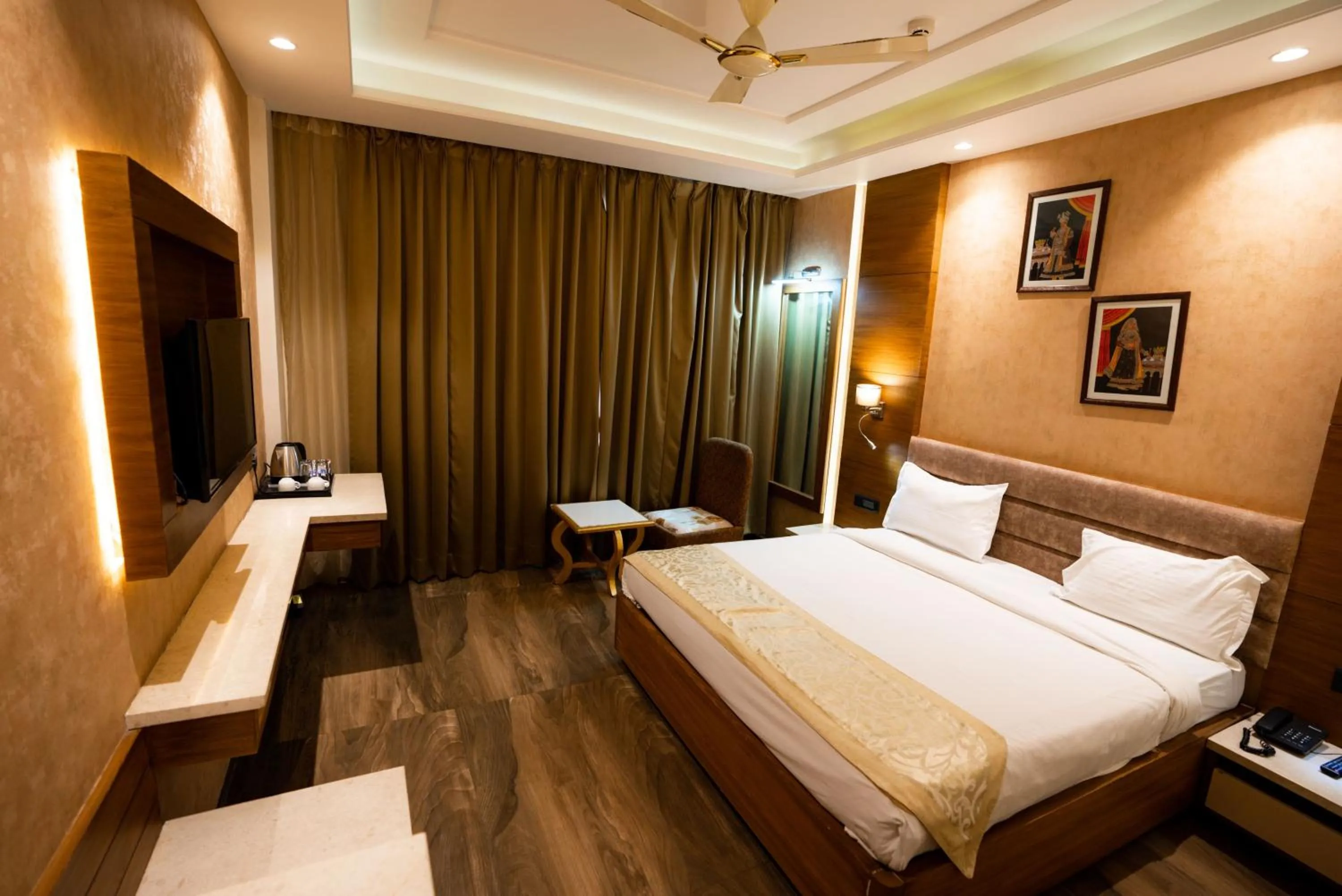 Bedroom, Bed in Hotel RR 62-Jaipur City Centre Hotel