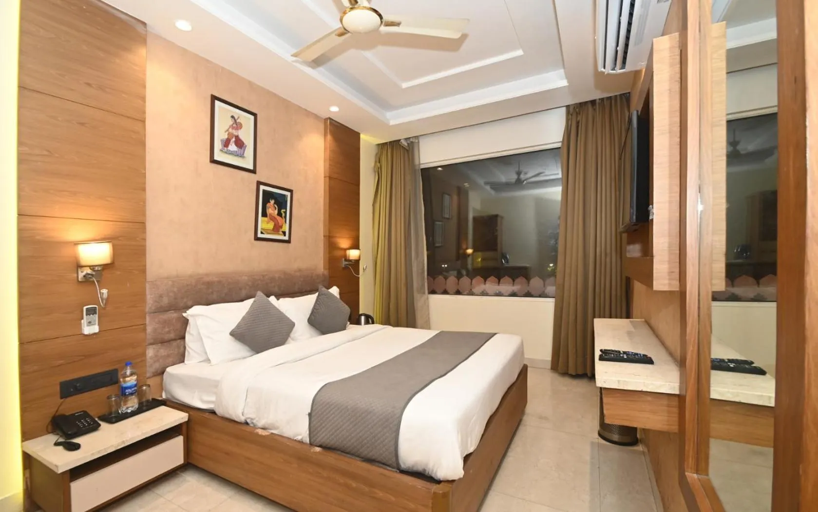 Bed in Hotel RR 62-Jaipur City Centre Hotel