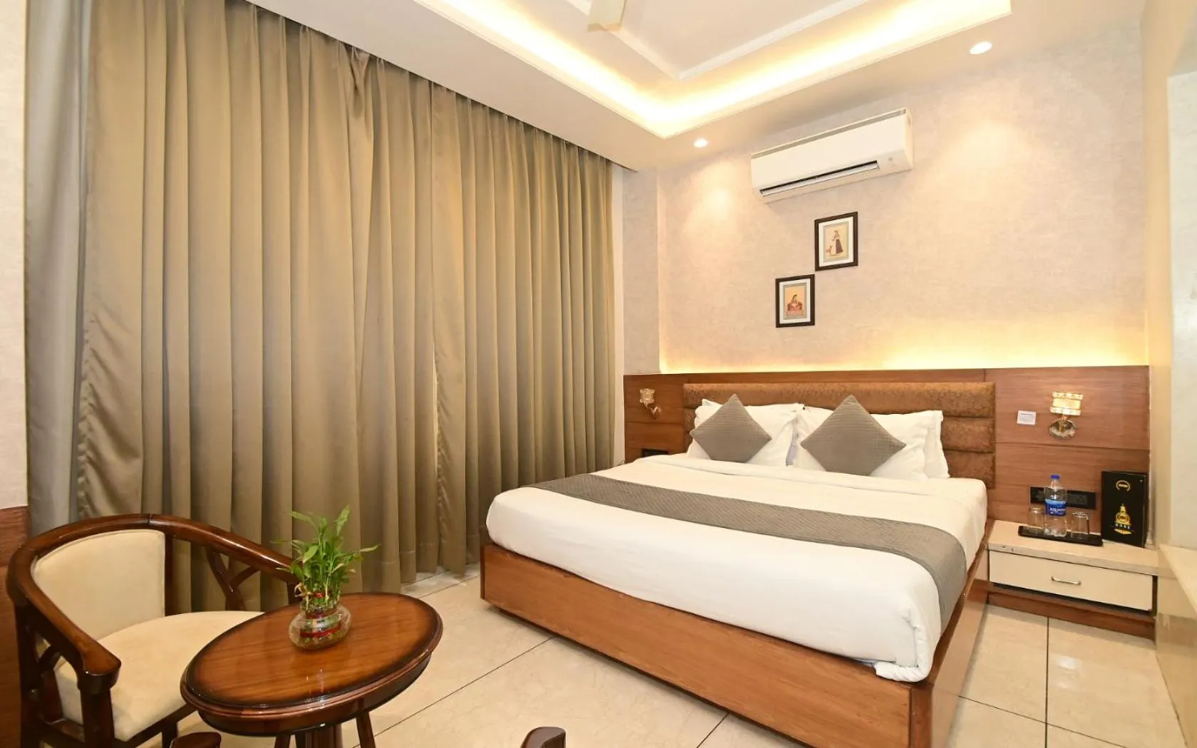 Bed in Hotel RR 62-Jaipur City Centre Hotel