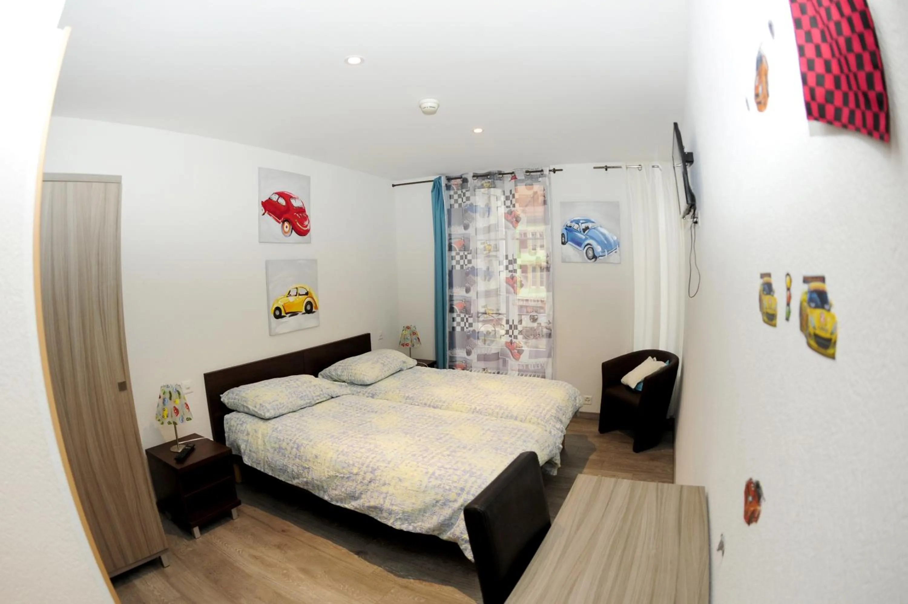 Bed in Hotel Restaurant Au Chasseur