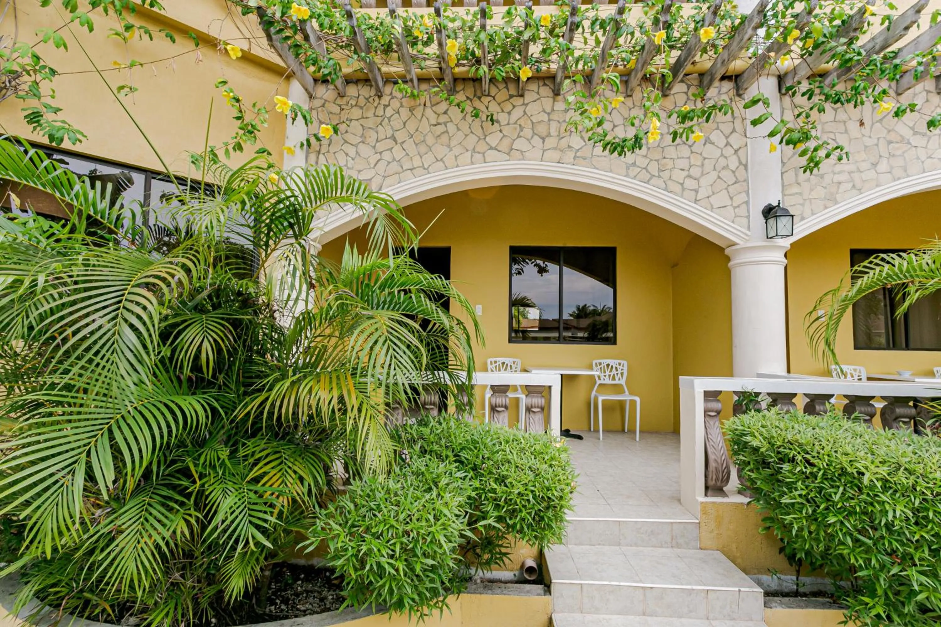 Balcony/Terrace in Turtle Bay Dive Resort