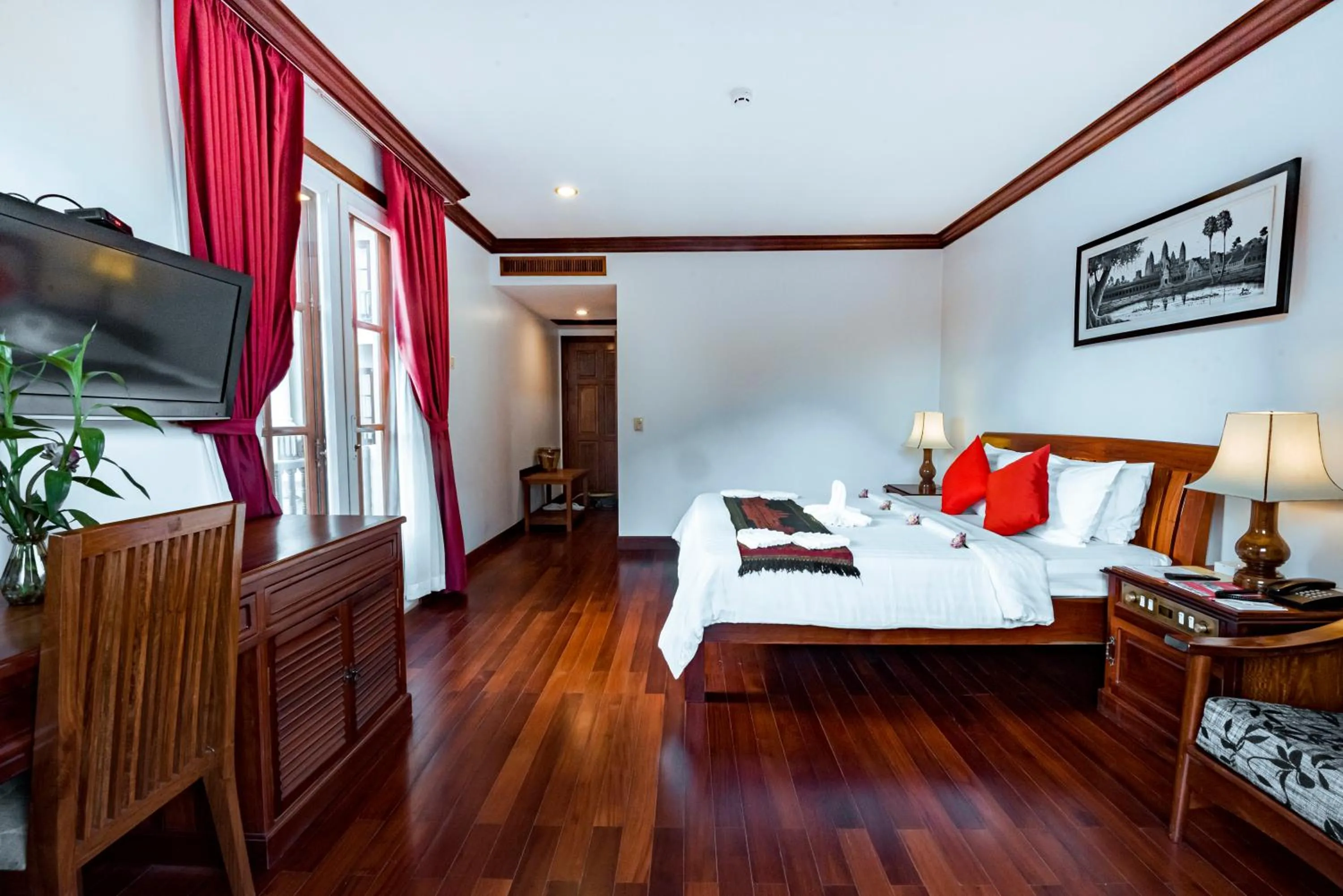 Bedroom, Bed in Royal Crown Hotel & Spa