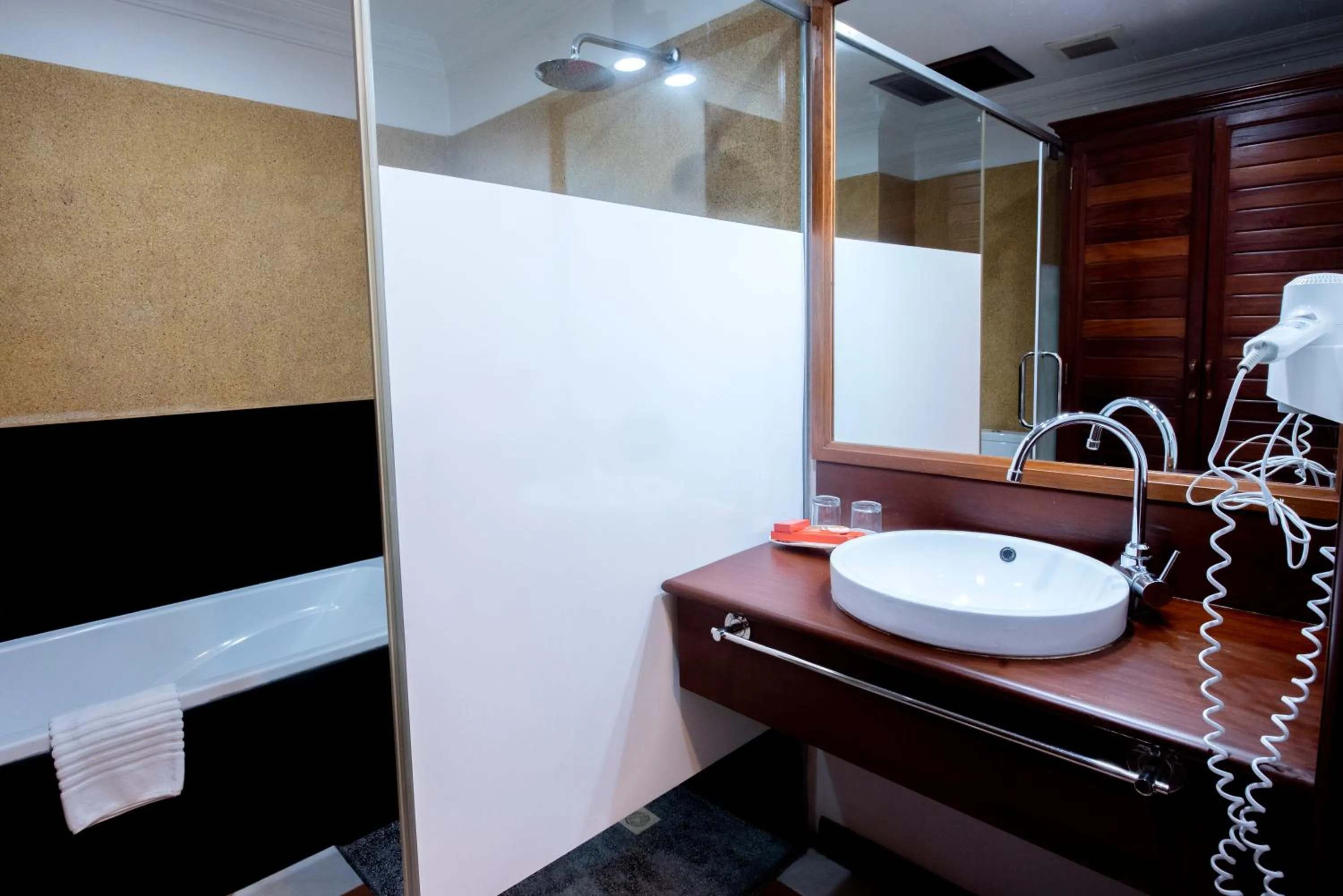 Bathroom in Royal Crown Hotel & Spa