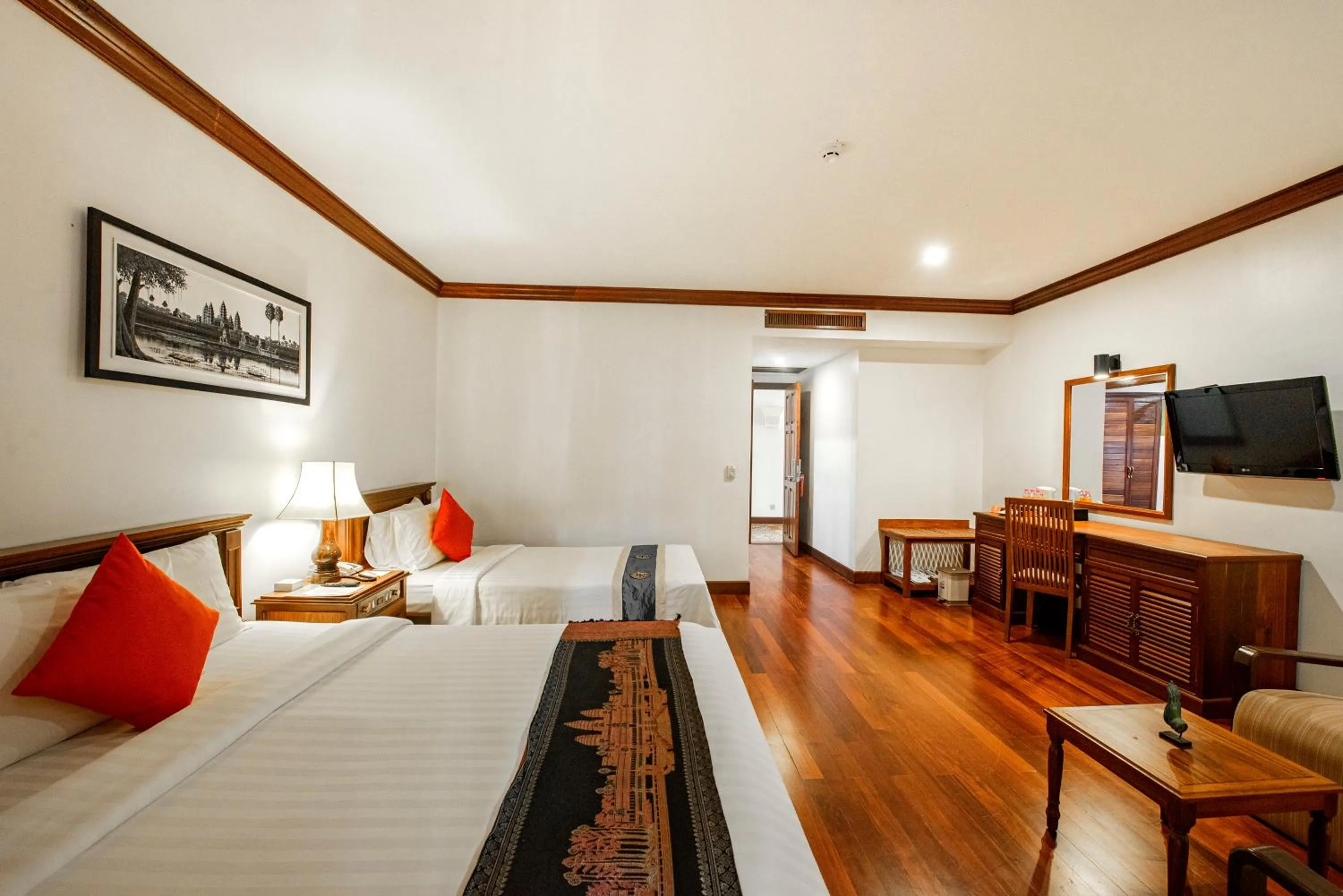 Bed in Royal Crown Hotel & Spa