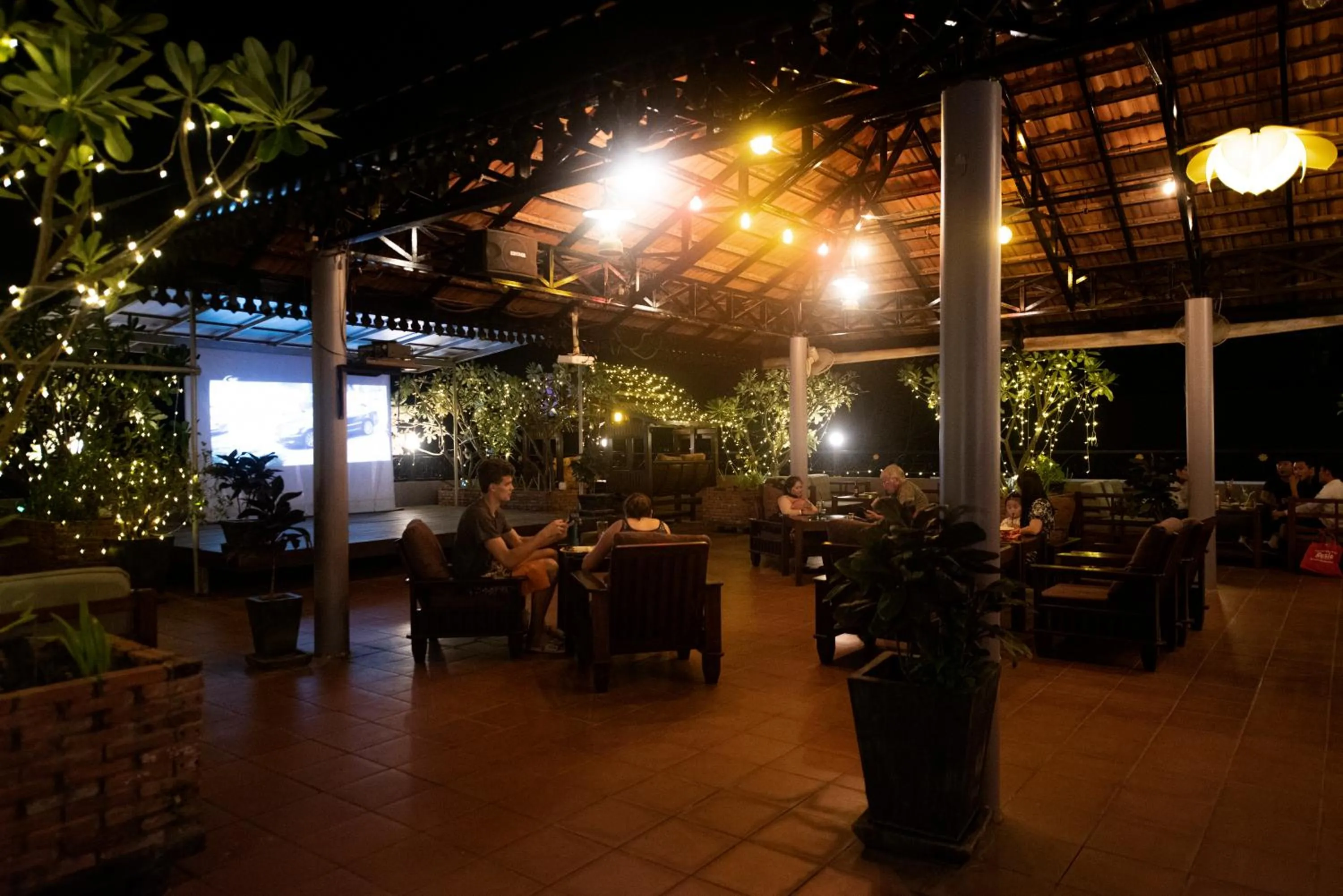 Lounge or bar in Royal Crown Hotel & Spa