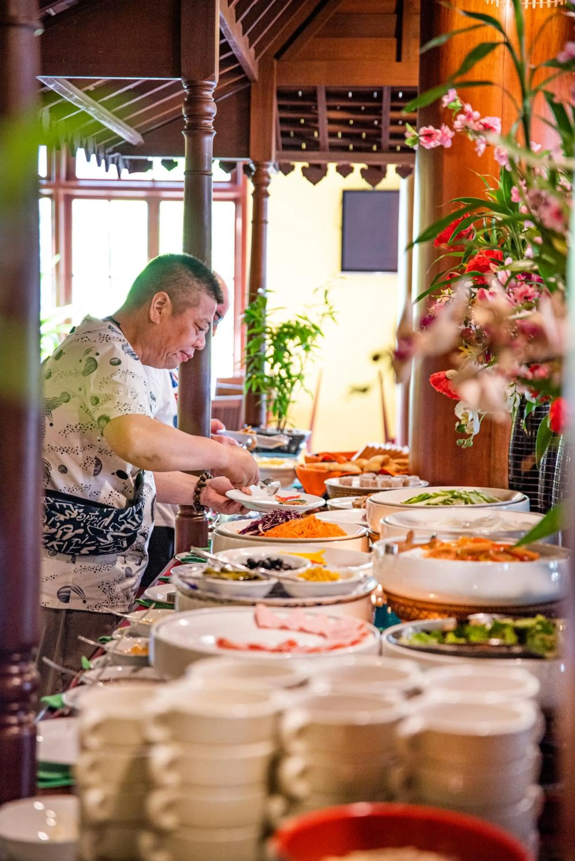 Restaurant/places to eat in Royal Crown Hotel & Spa