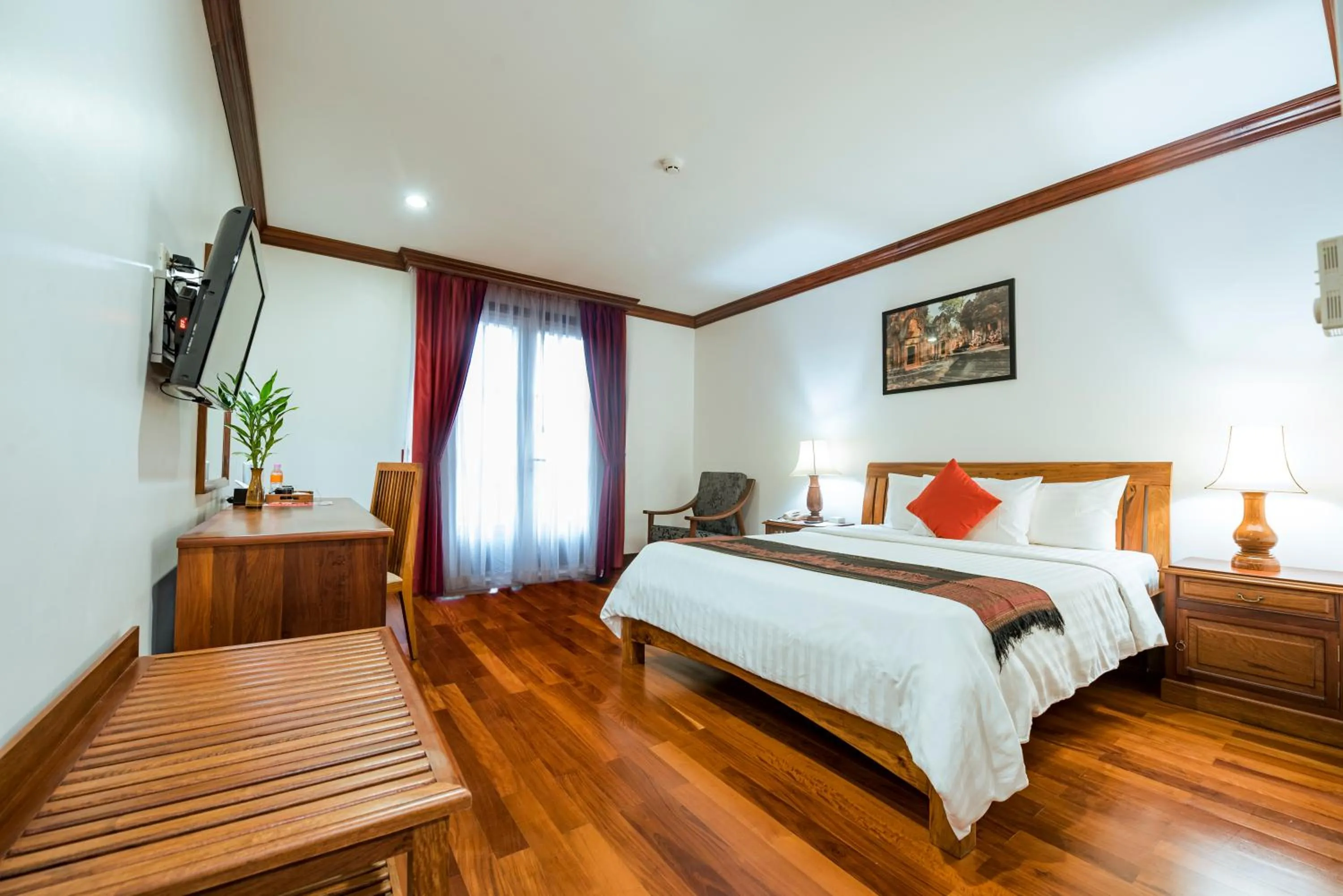 Bedroom, Bed in Royal Crown Hotel & Spa