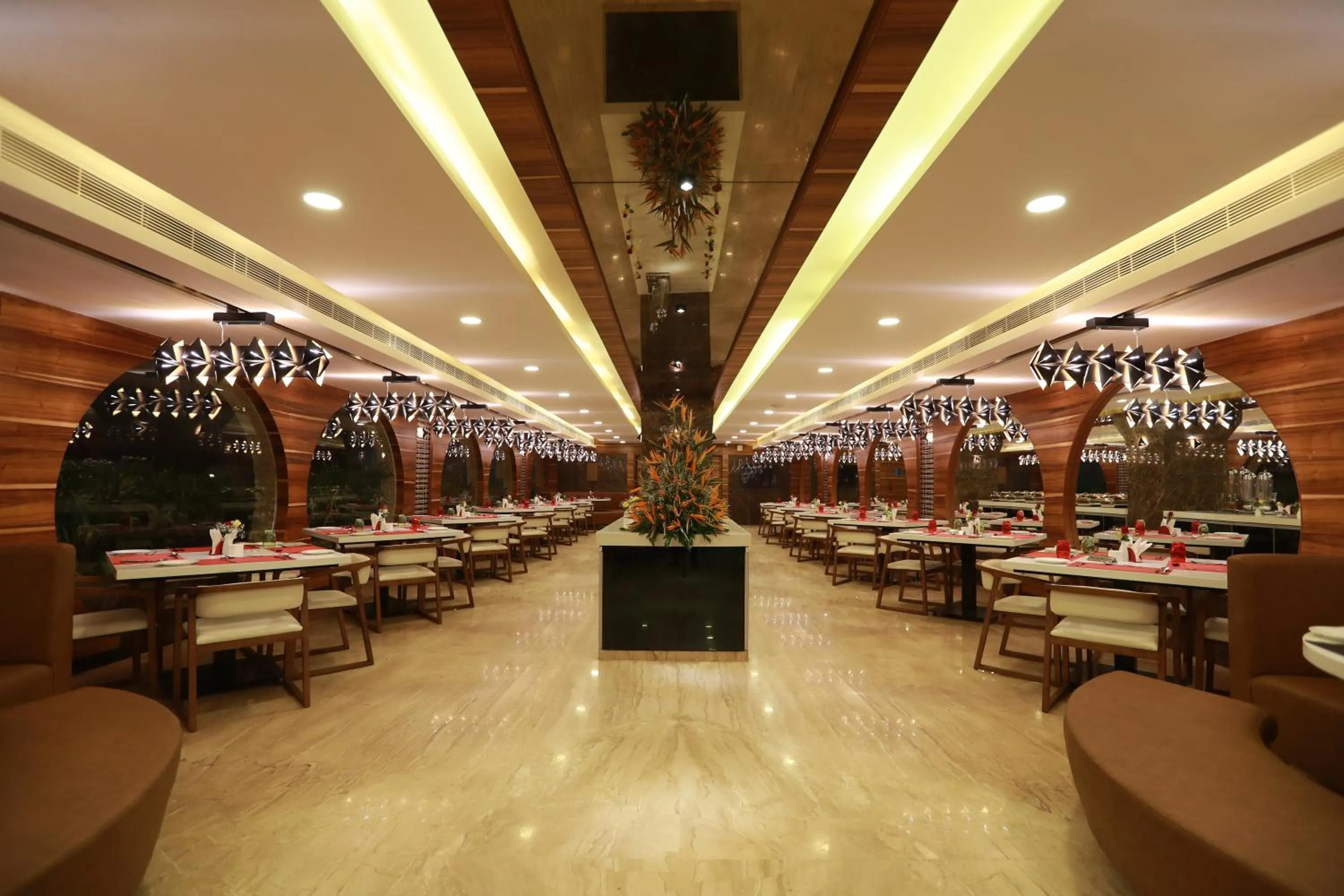 Restaurant/places to eat in Hotel Park Elanza Chennai