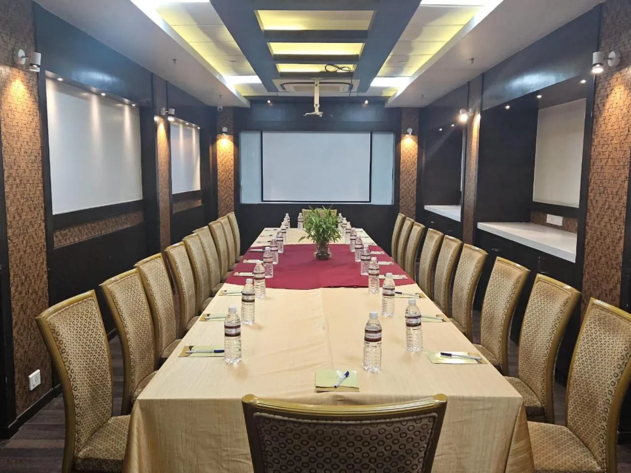 Meeting/conference room in Hotel Park Elanza Chennai