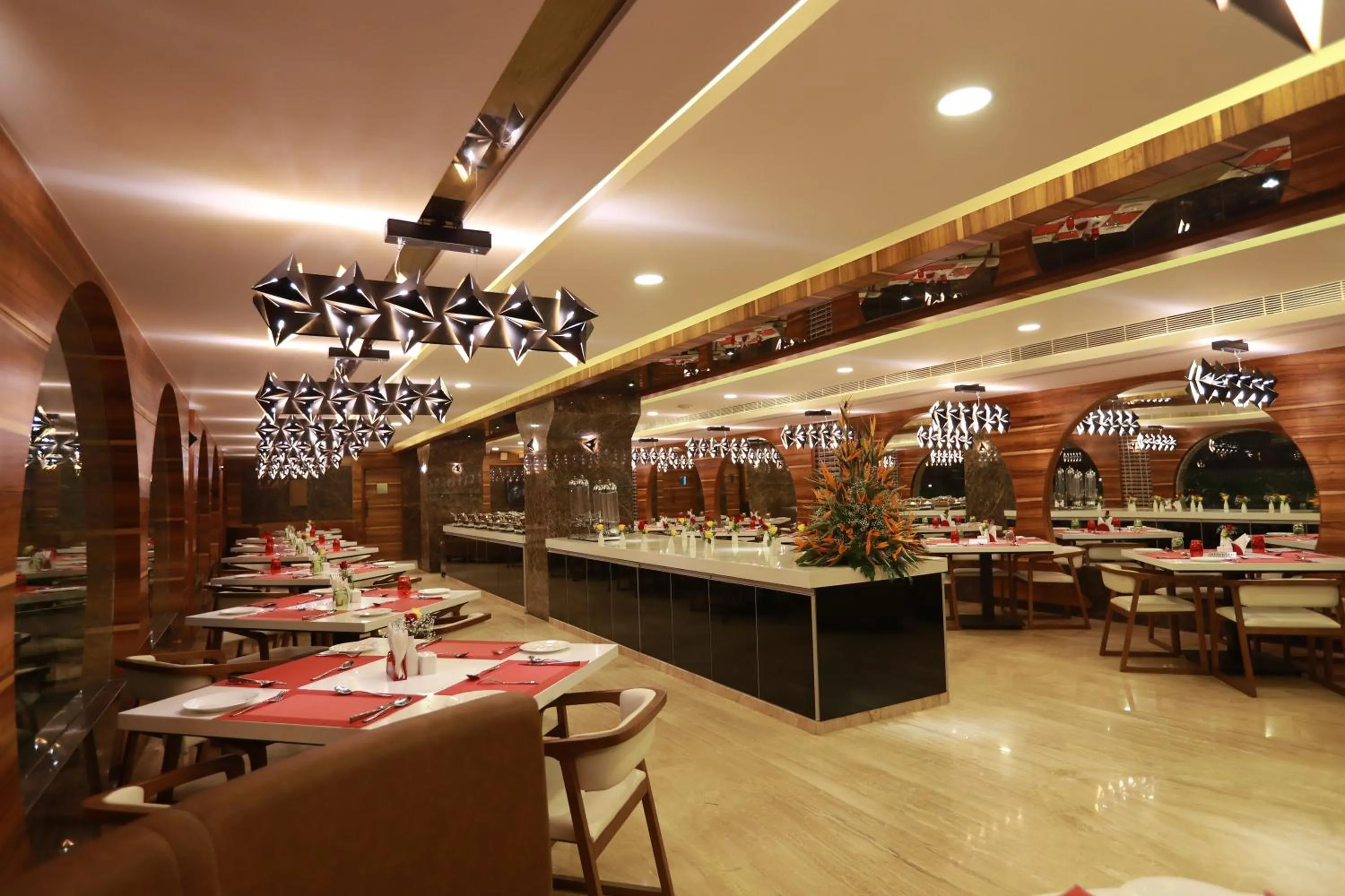 Restaurant/places to eat in Hotel Park Elanza Chennai