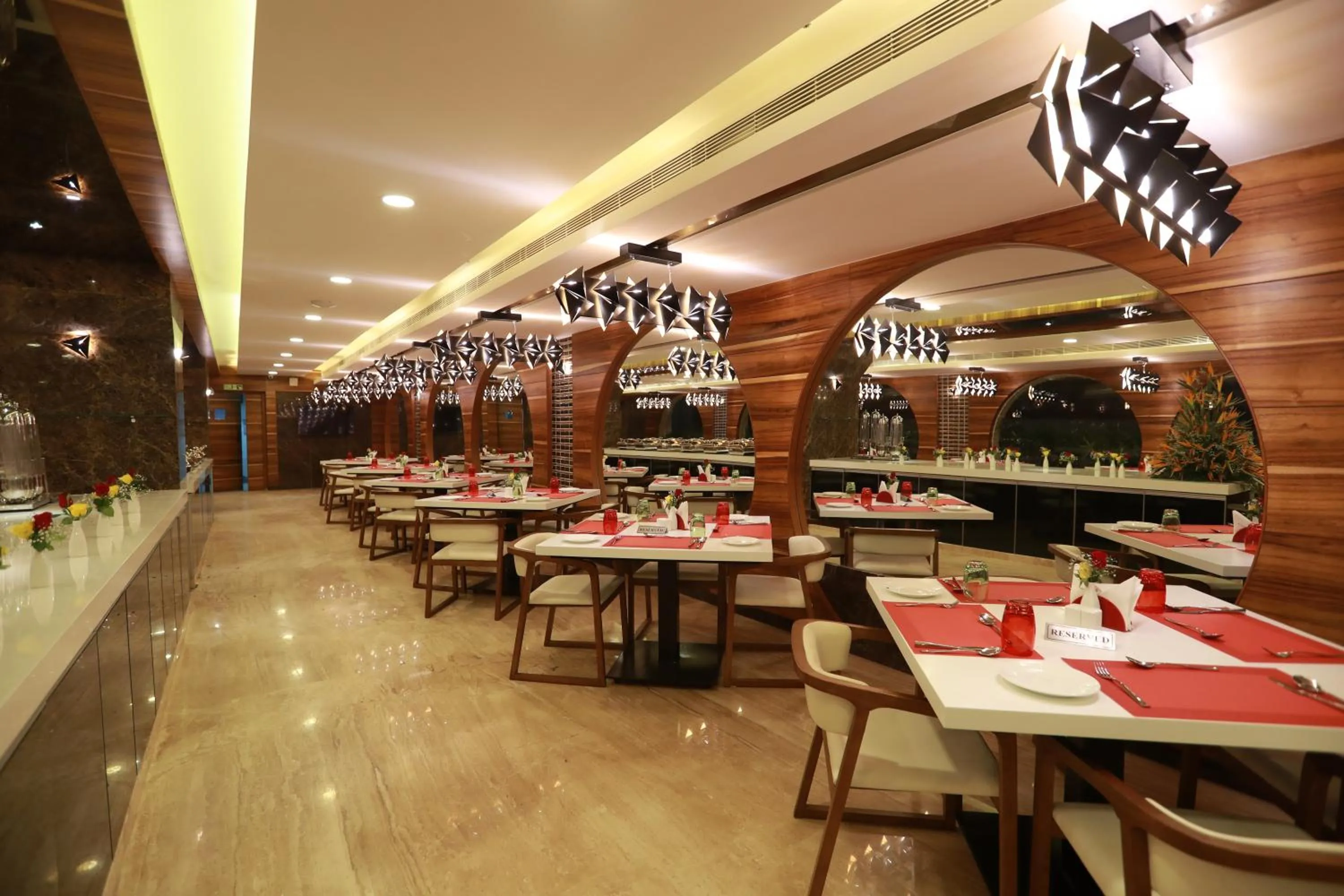 Restaurant/places to eat in Hotel Park Elanza Chennai