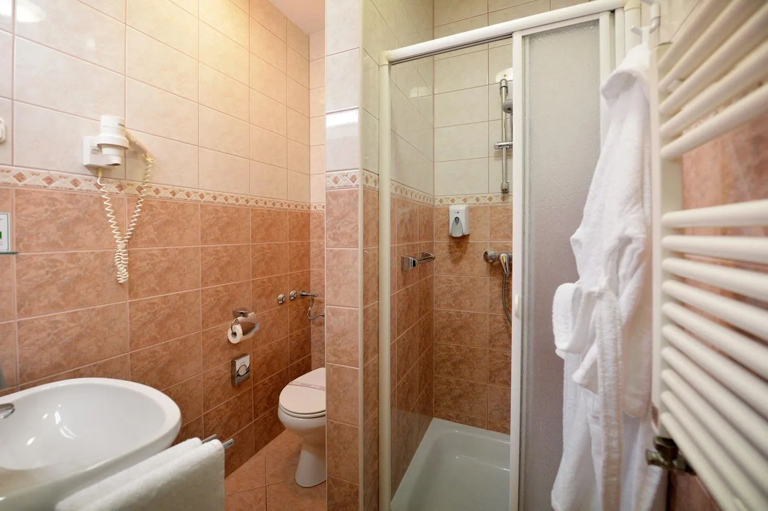 Shower in Panorama Hotel Noszvaj