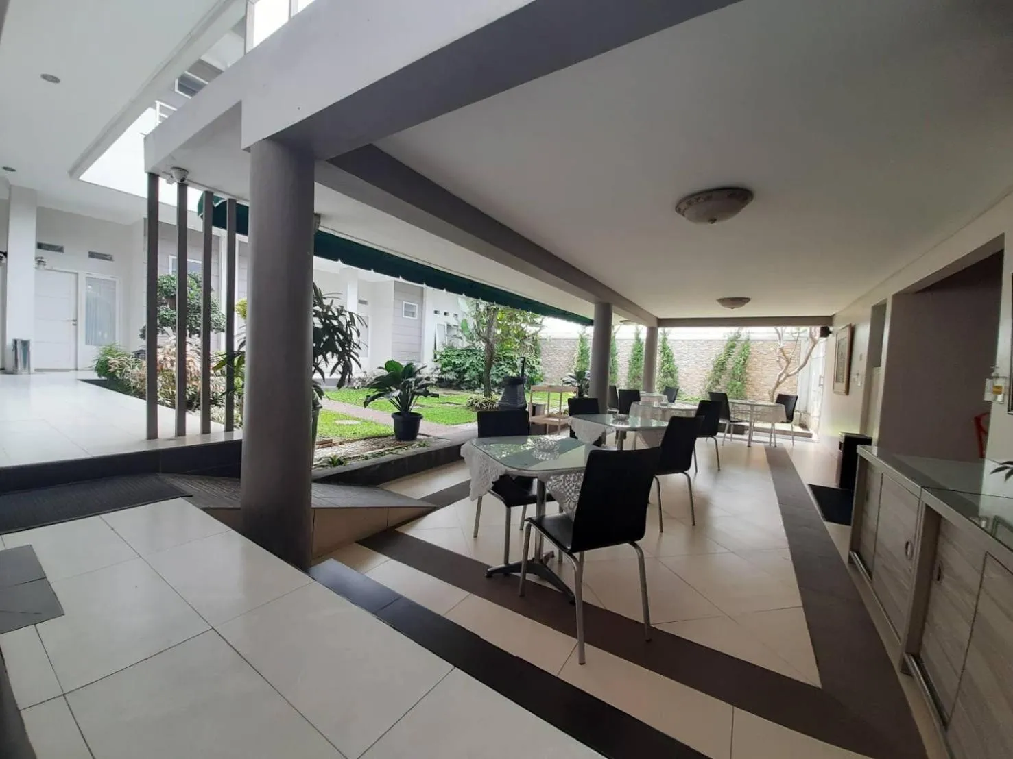 The Sriwijaya Hotel - Halal Hotel