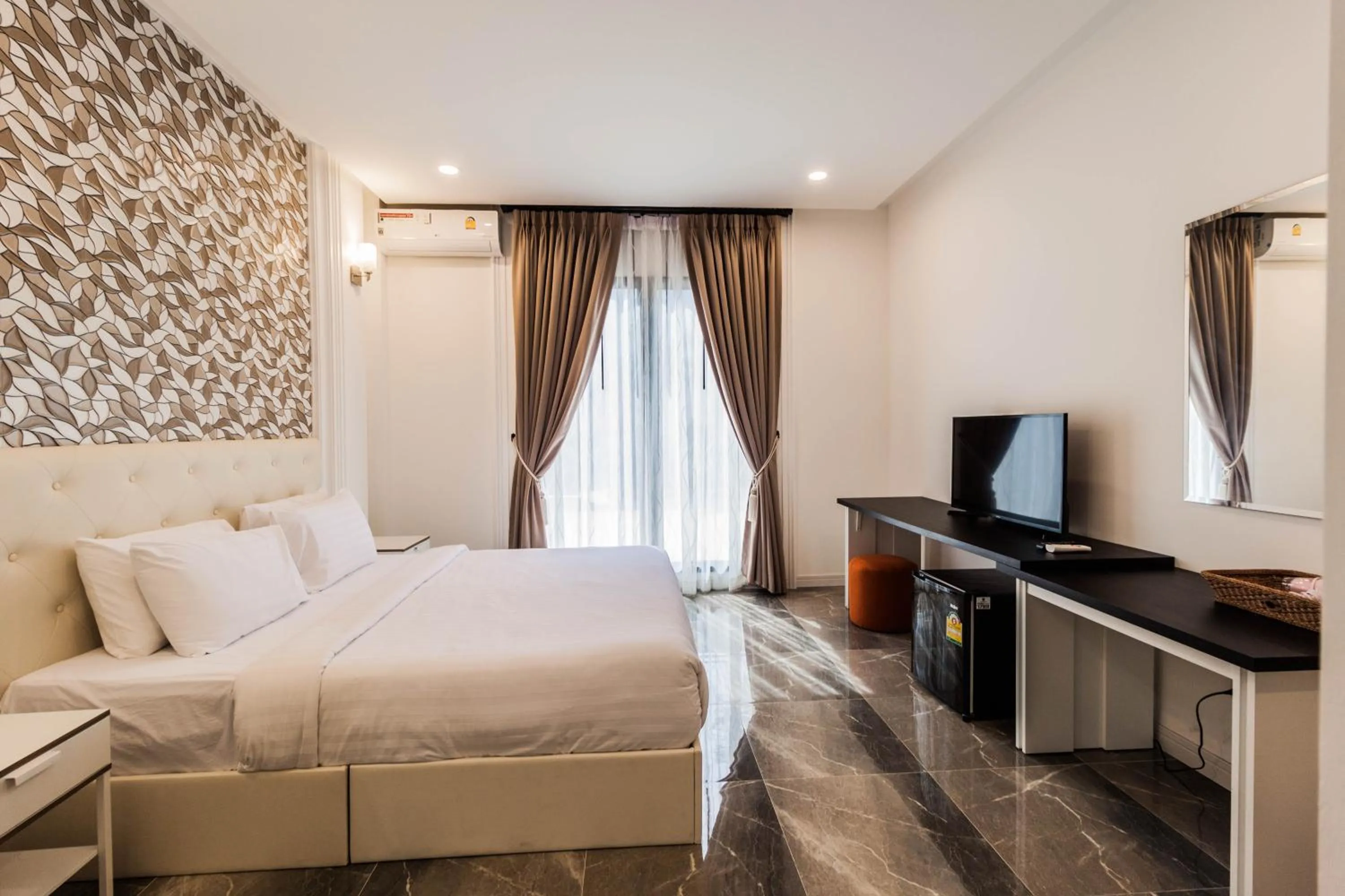 Bed in Top Pool Villa B5