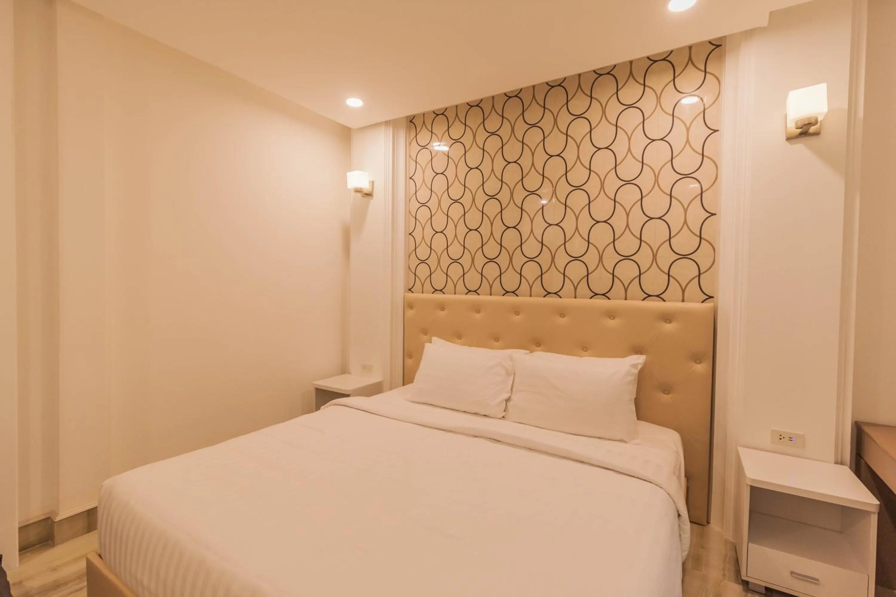 Bed in Top Pool Villa B5