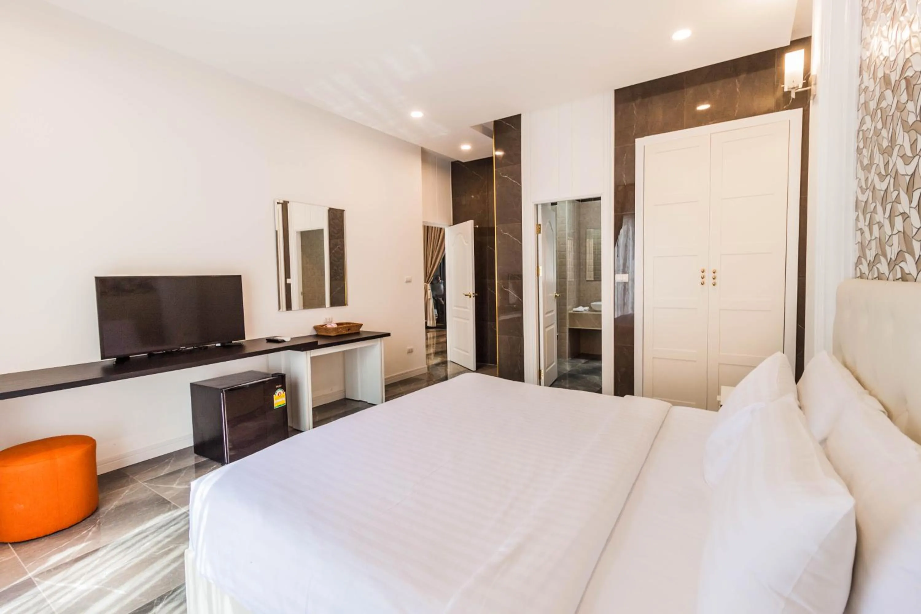 Bed in Top Pool Villa B5