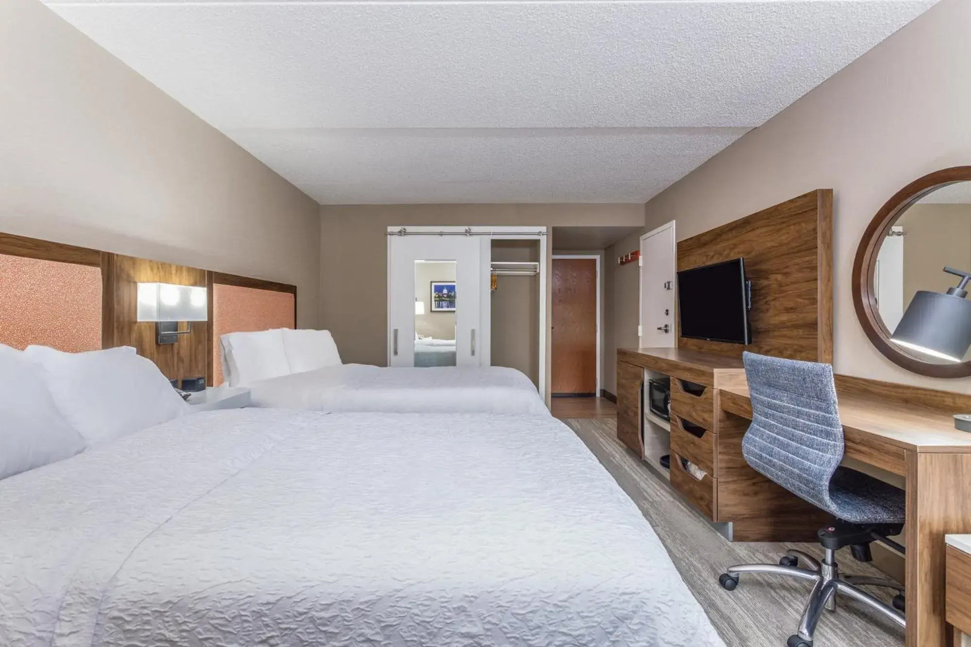 Double Room with Two Double Beds - Non-Smoking in Hampton Inn Harrisburg-East/Hershey Double Room with Two Double Beds - Non-Smoking in Hampton Inn Harrisburg-East/Hershey