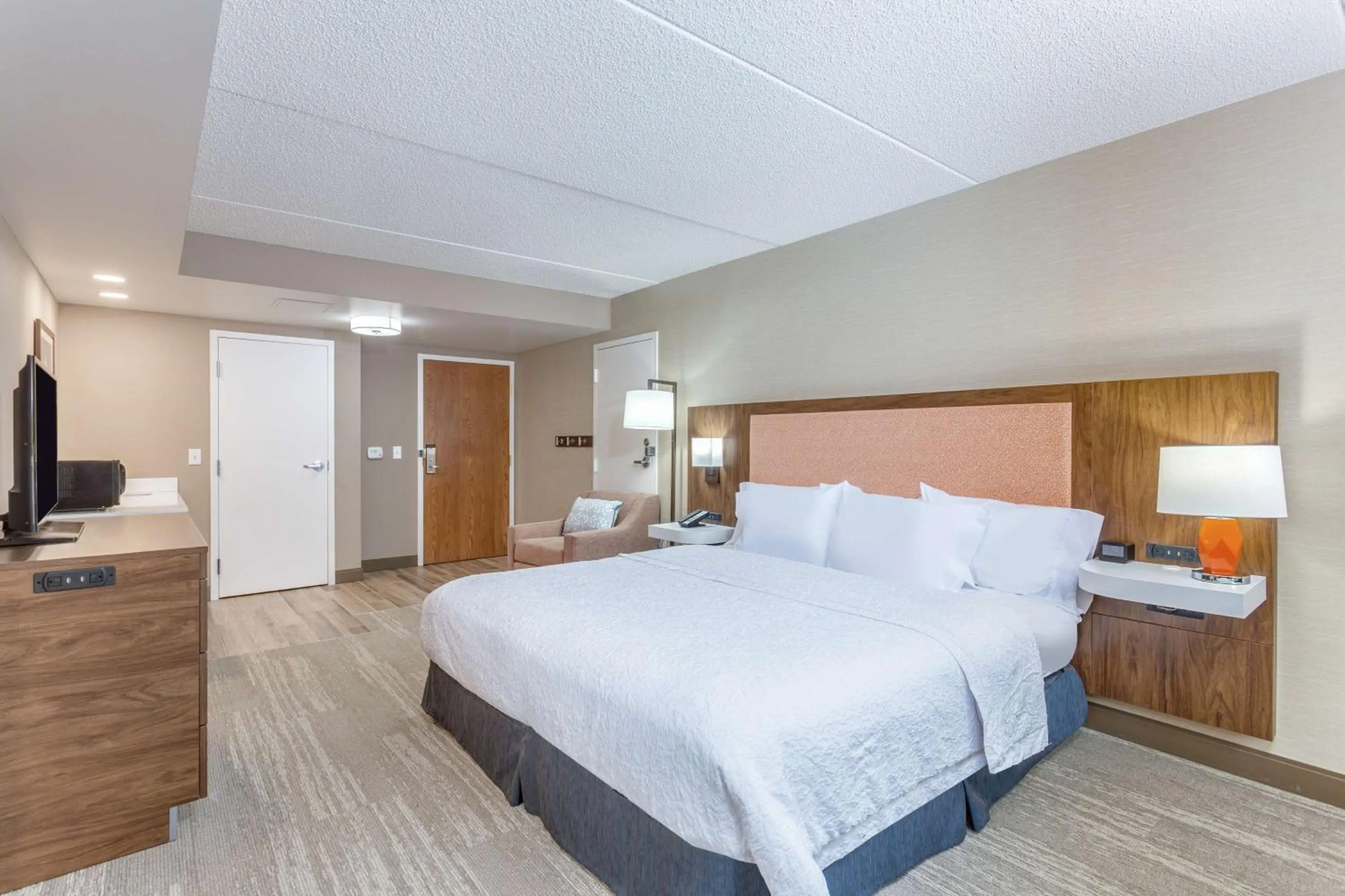 Bed in Hampton Inn Harrisburg-East/Hershey