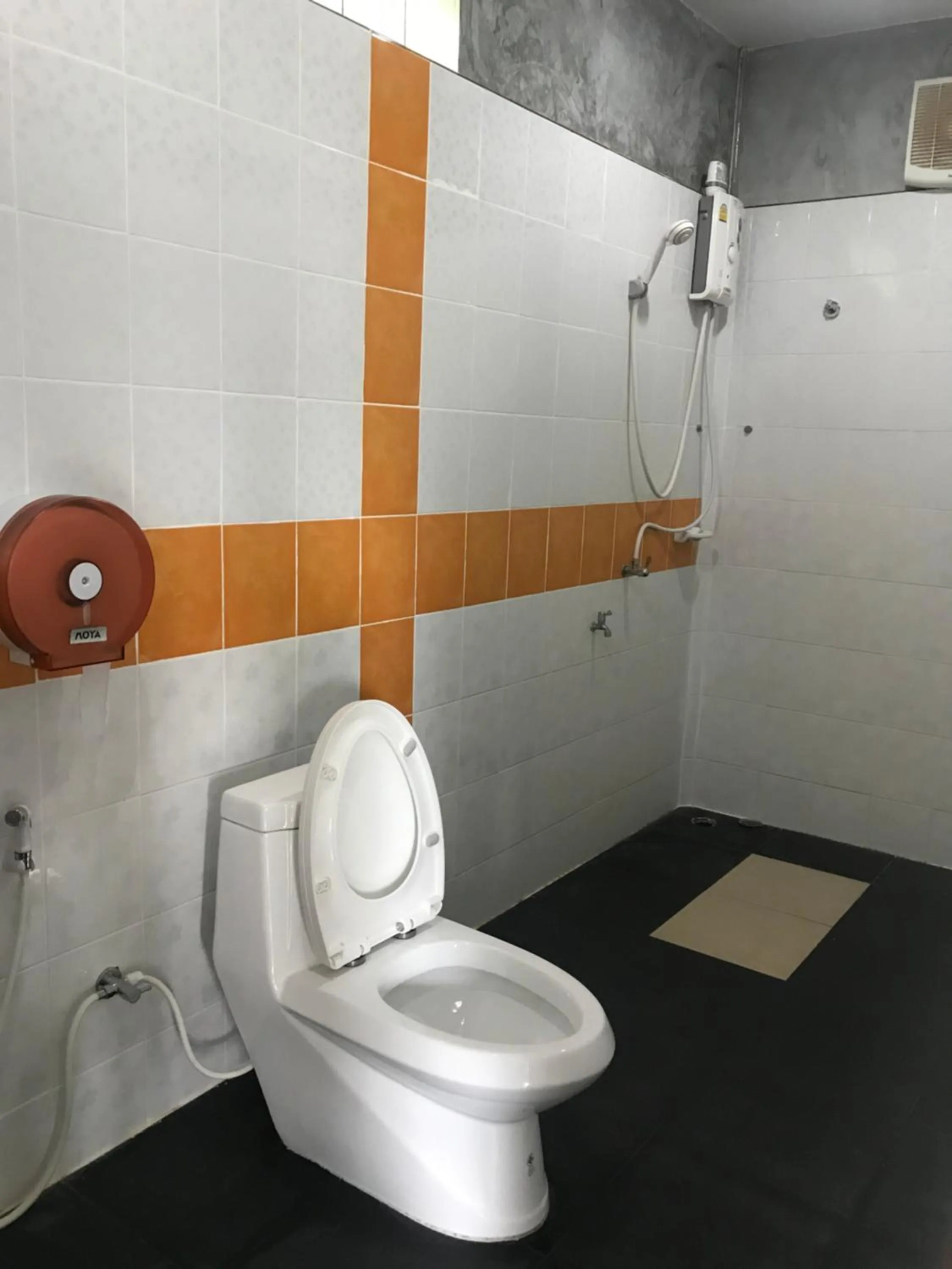 Toilet in Pim Bungalow