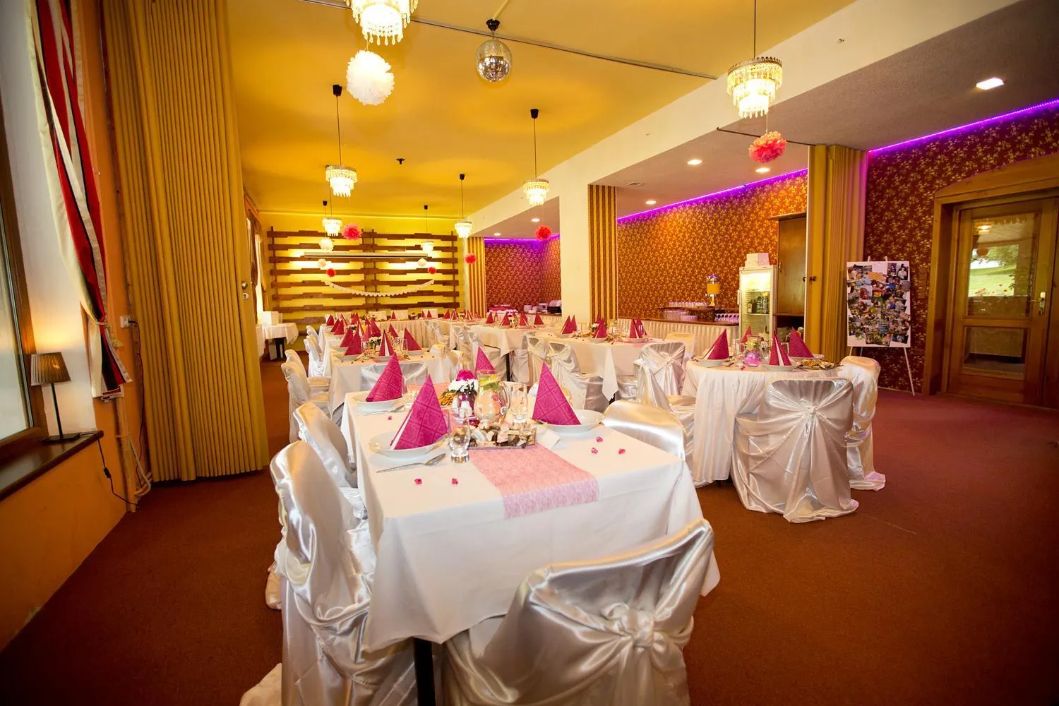 Restaurant/places to eat in Hotel U Loubů