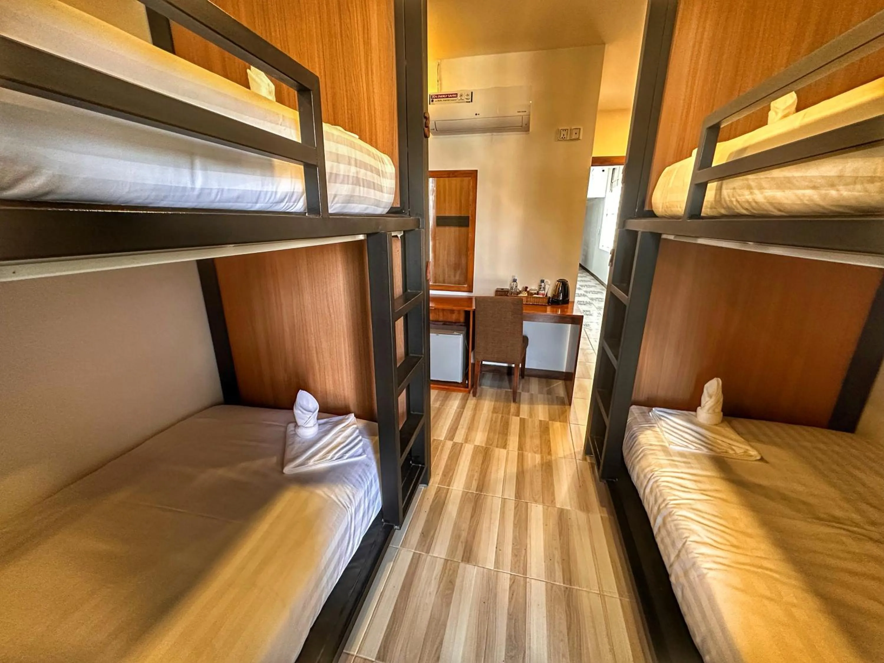 Photo of the whole room in Monsoon Riverside Hotel