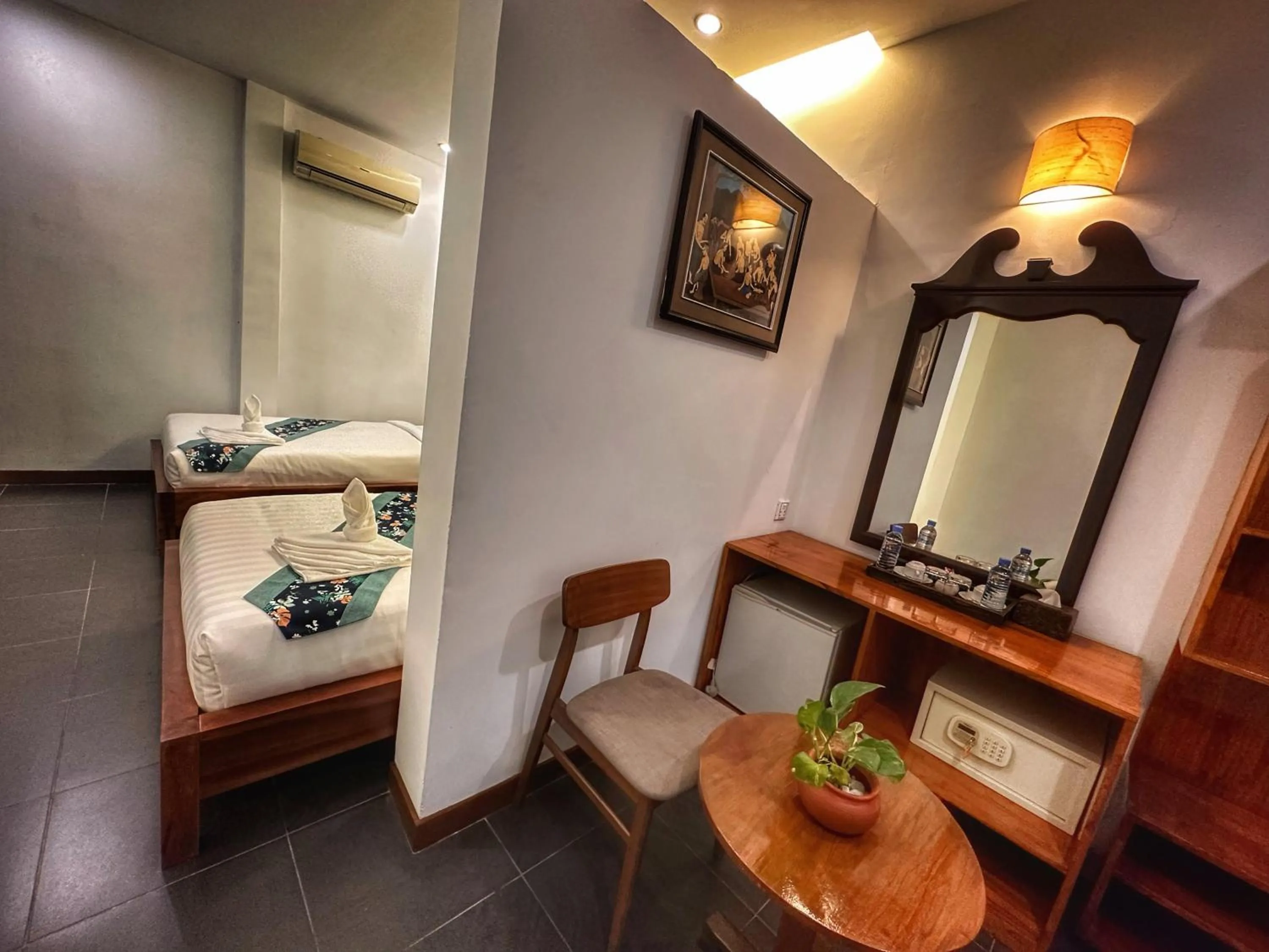 Living room in Monsoon Riverside Hotel