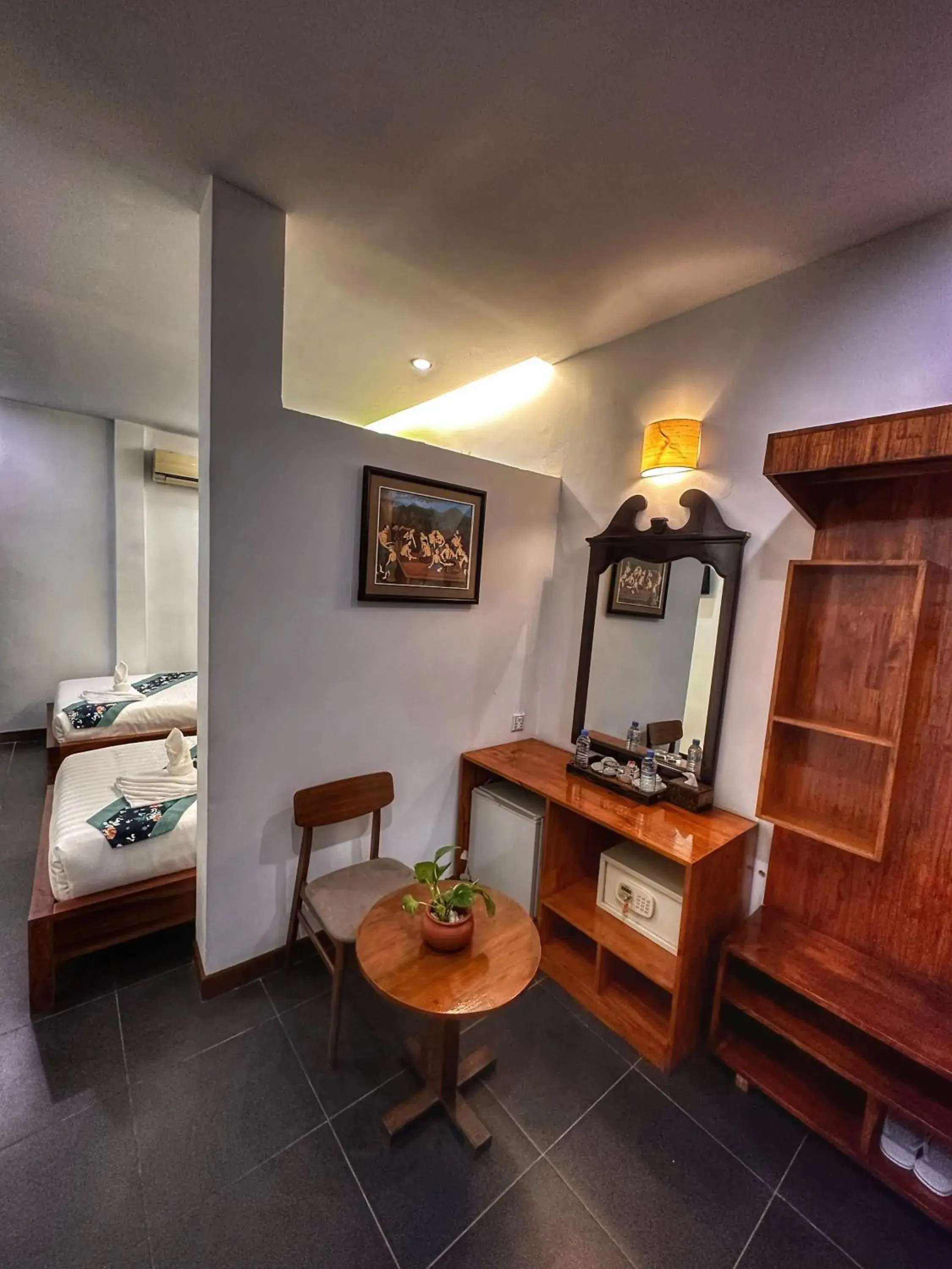 Deluxe Twin Room with Bathtub in Monsoon Riverside Hotel Deluxe Twin Room with Bathtub in Monsoon Riverside Hotel