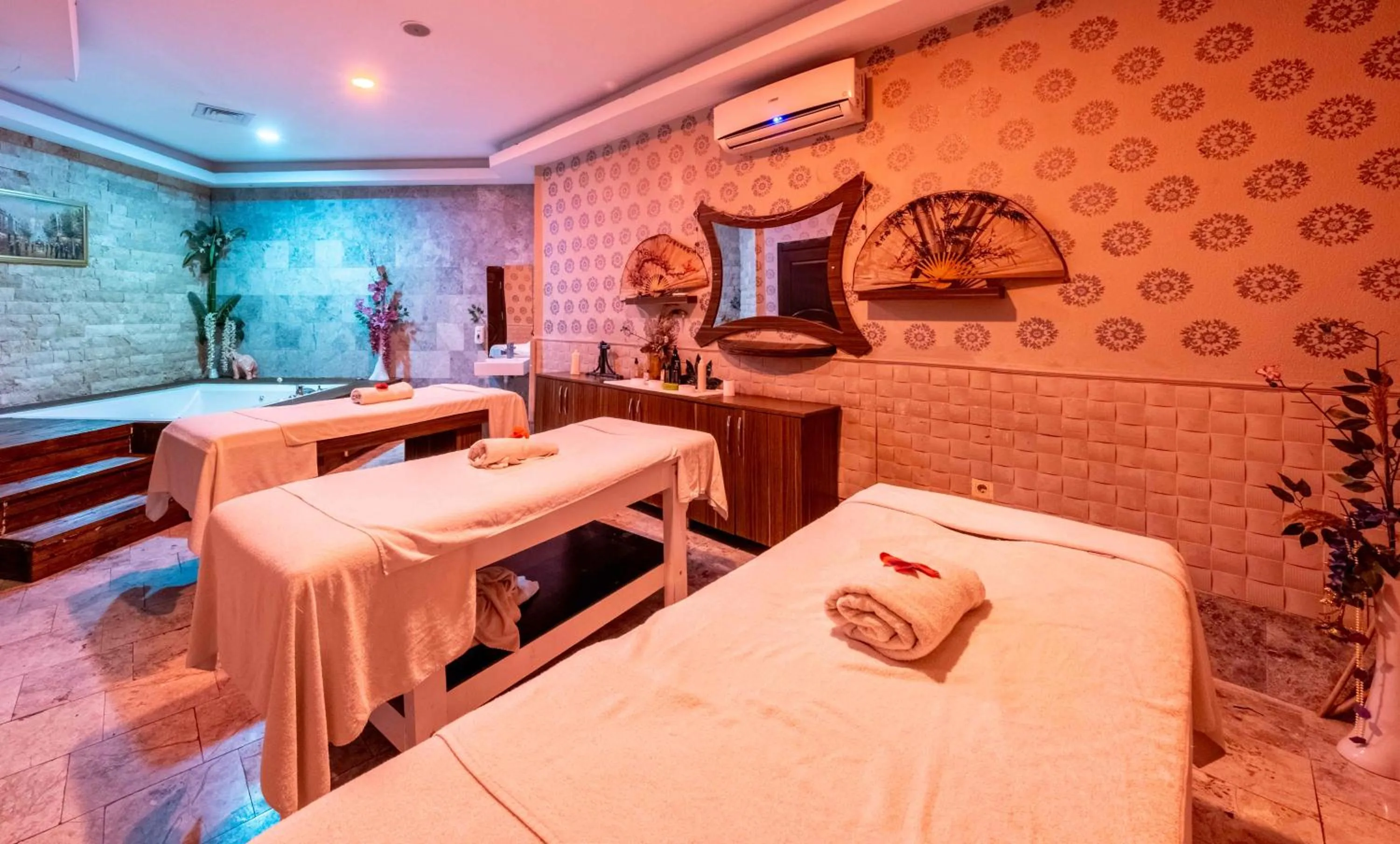 Massage in Ramada Resort Side