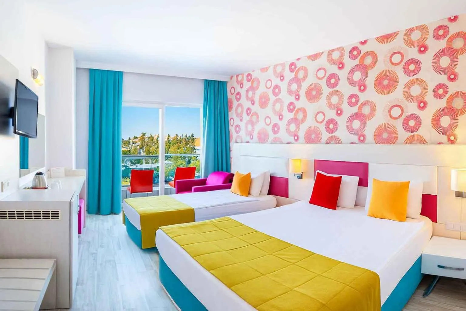 Photo of the whole room in Ramada Resort Side