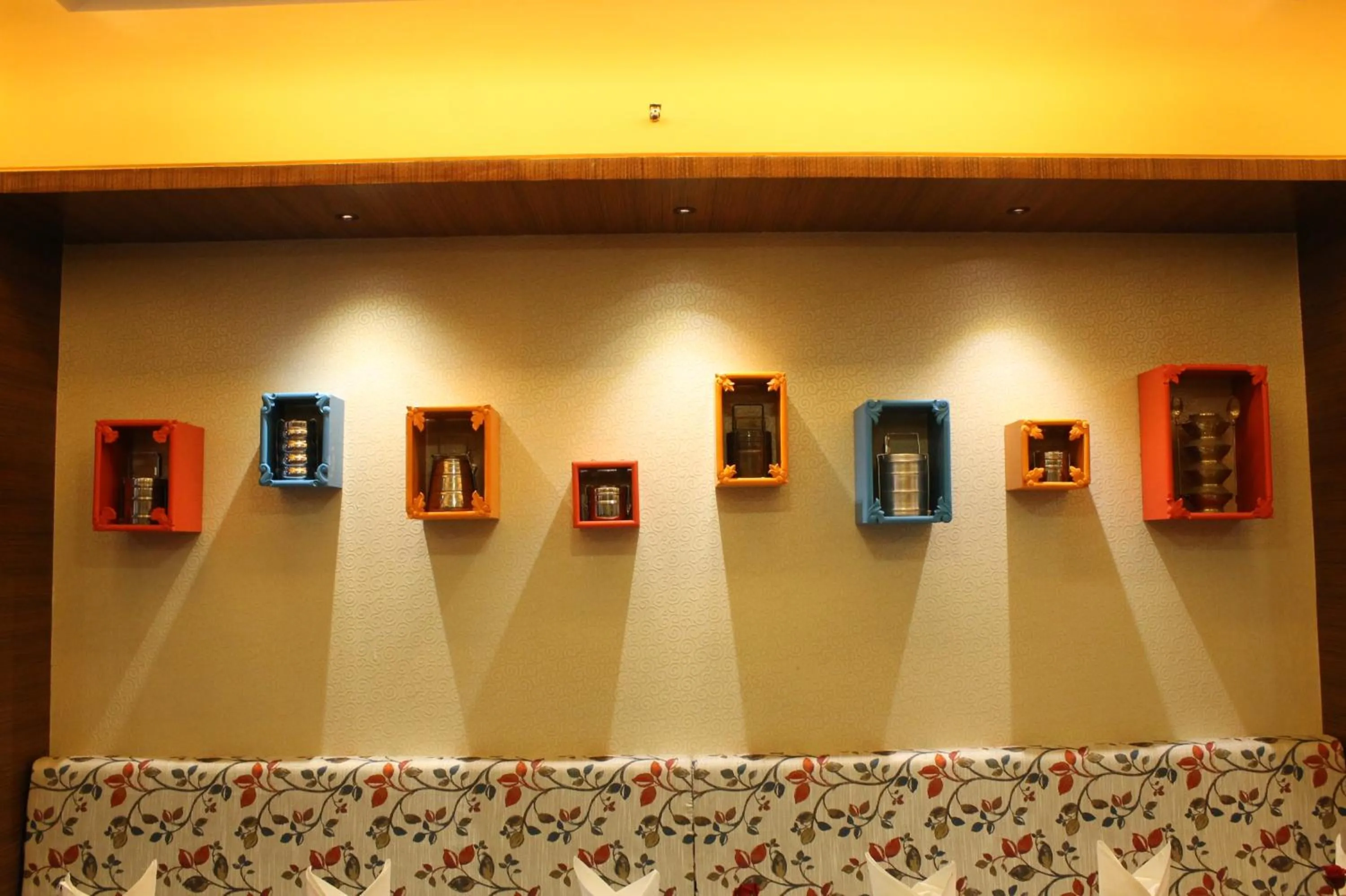 Restaurant/places to eat in Hotel Winway