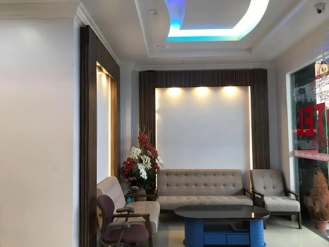 Lobby or reception in Haji Saudi Hotel