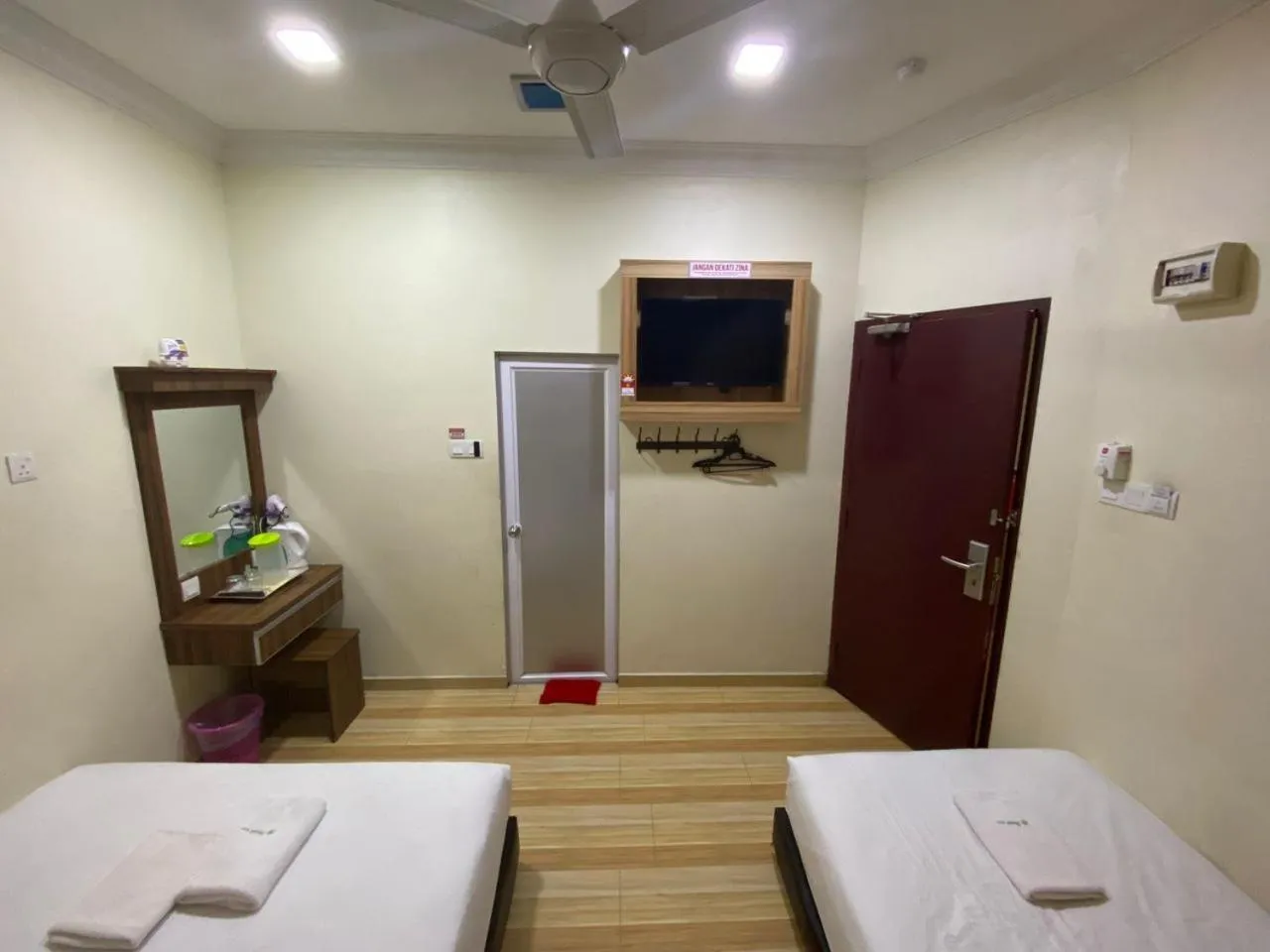 Bed in Haji Saudi Hotel