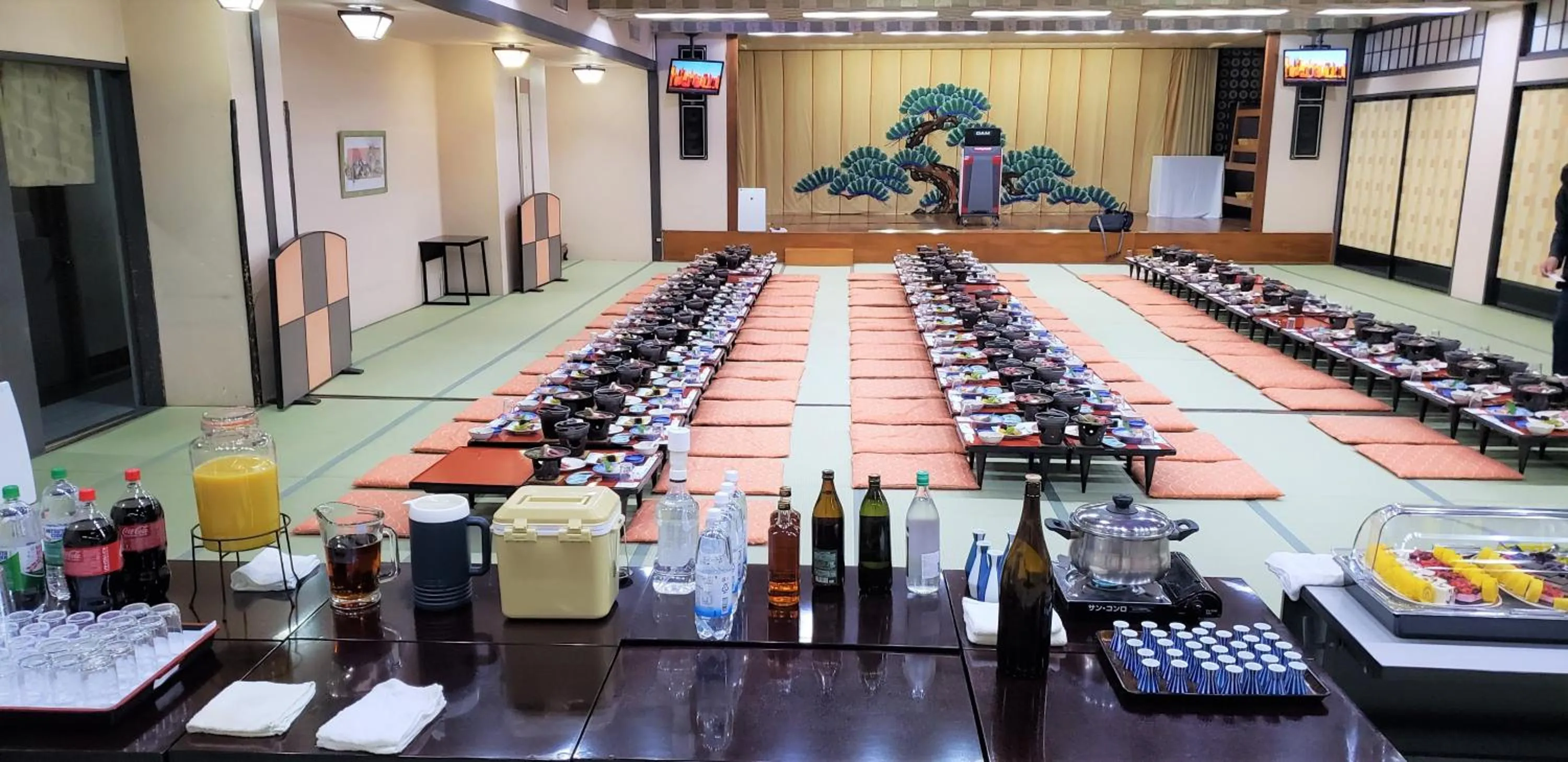 Restaurant/places to eat in Unzen Sky Hotel