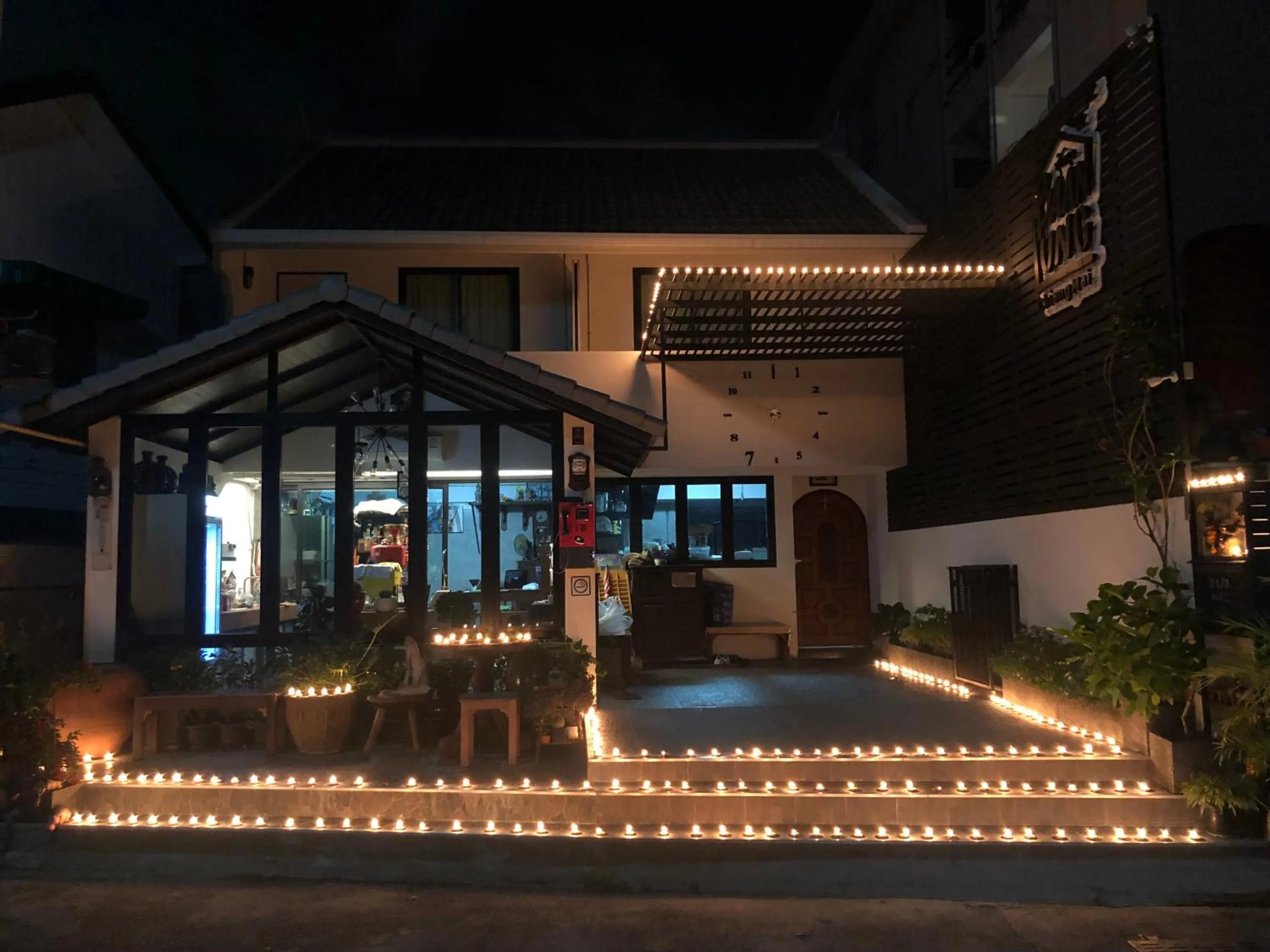 Property building in Baan Lung Poshtel