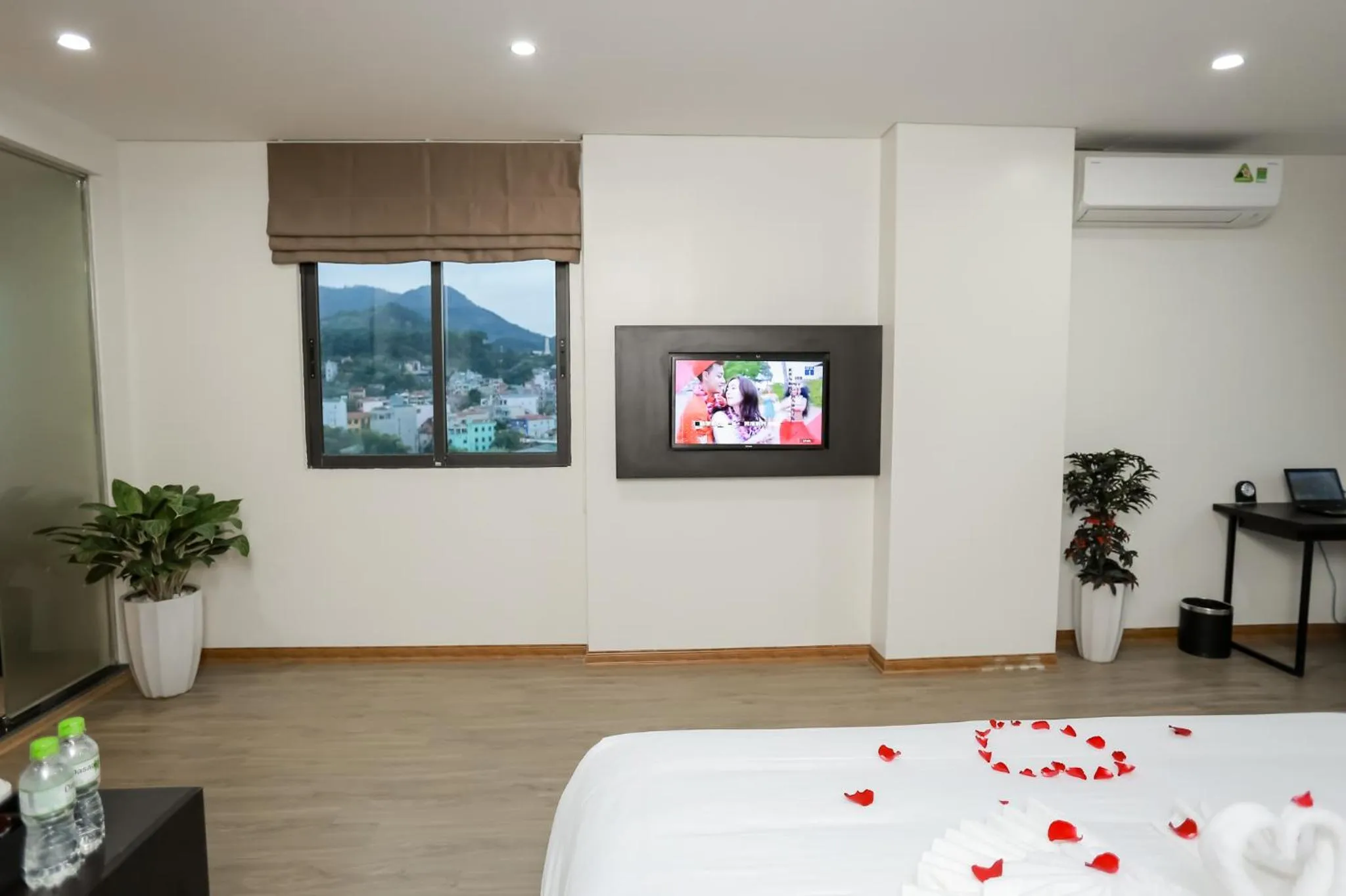 Bed in Max Boutique Hotel