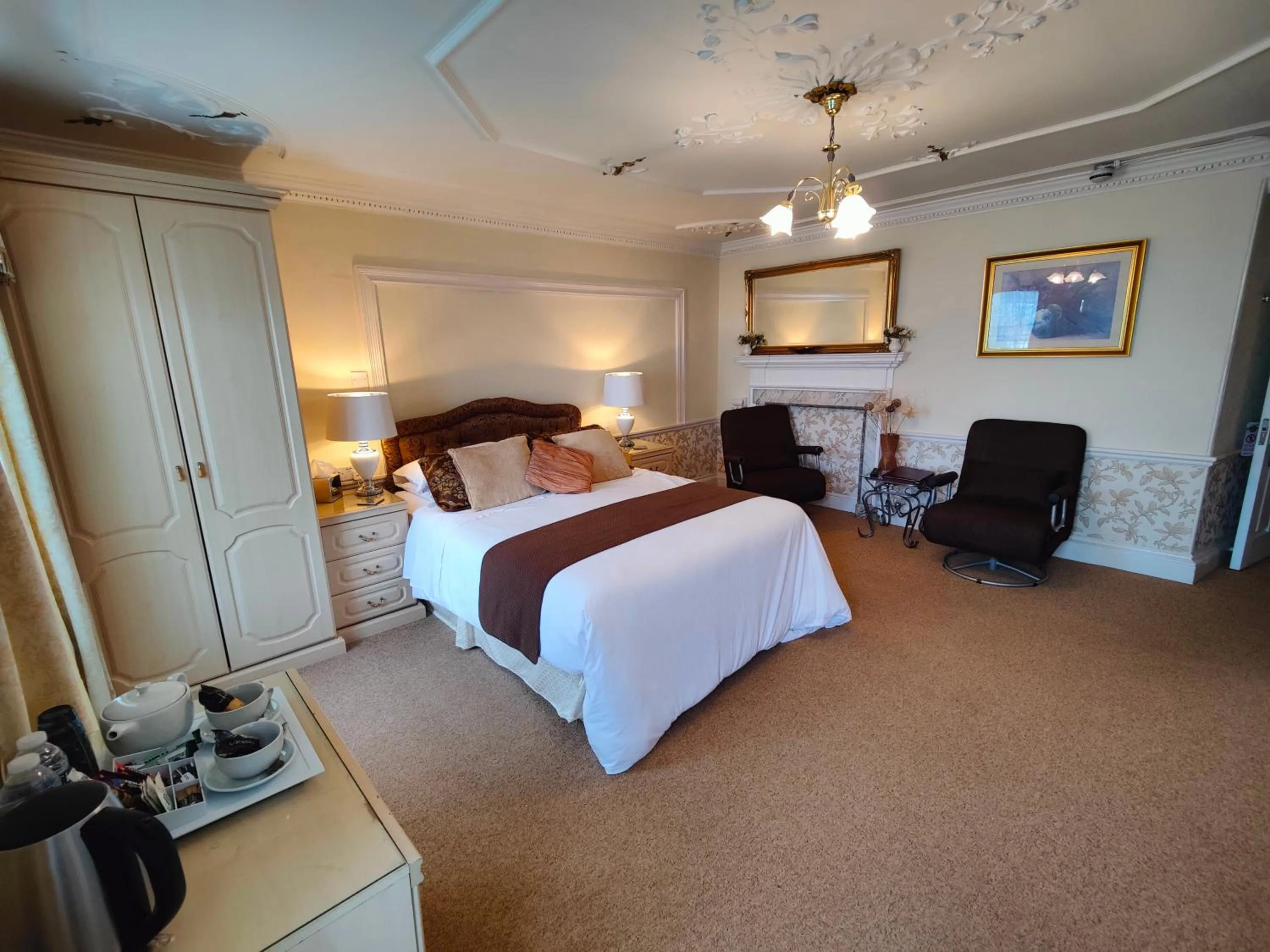 Bed in The Pack o' Cards