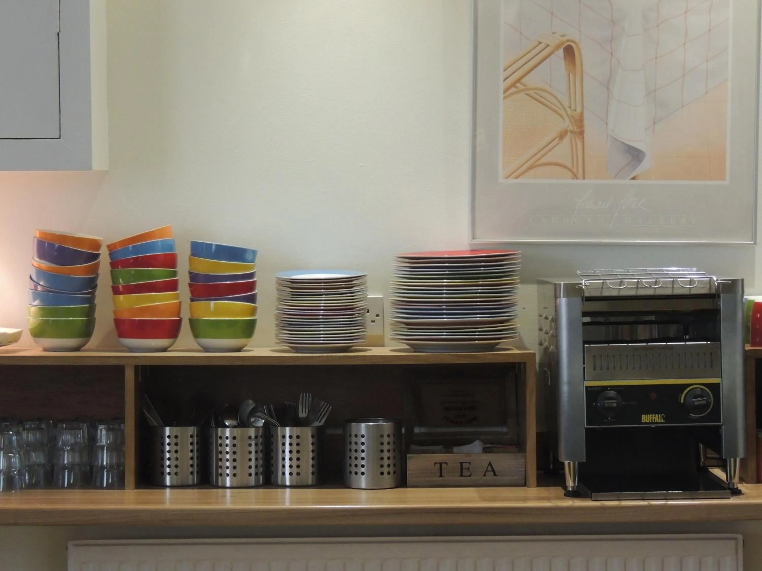 Communal lounge/ TV room in Dolphin Inn - The Lodge