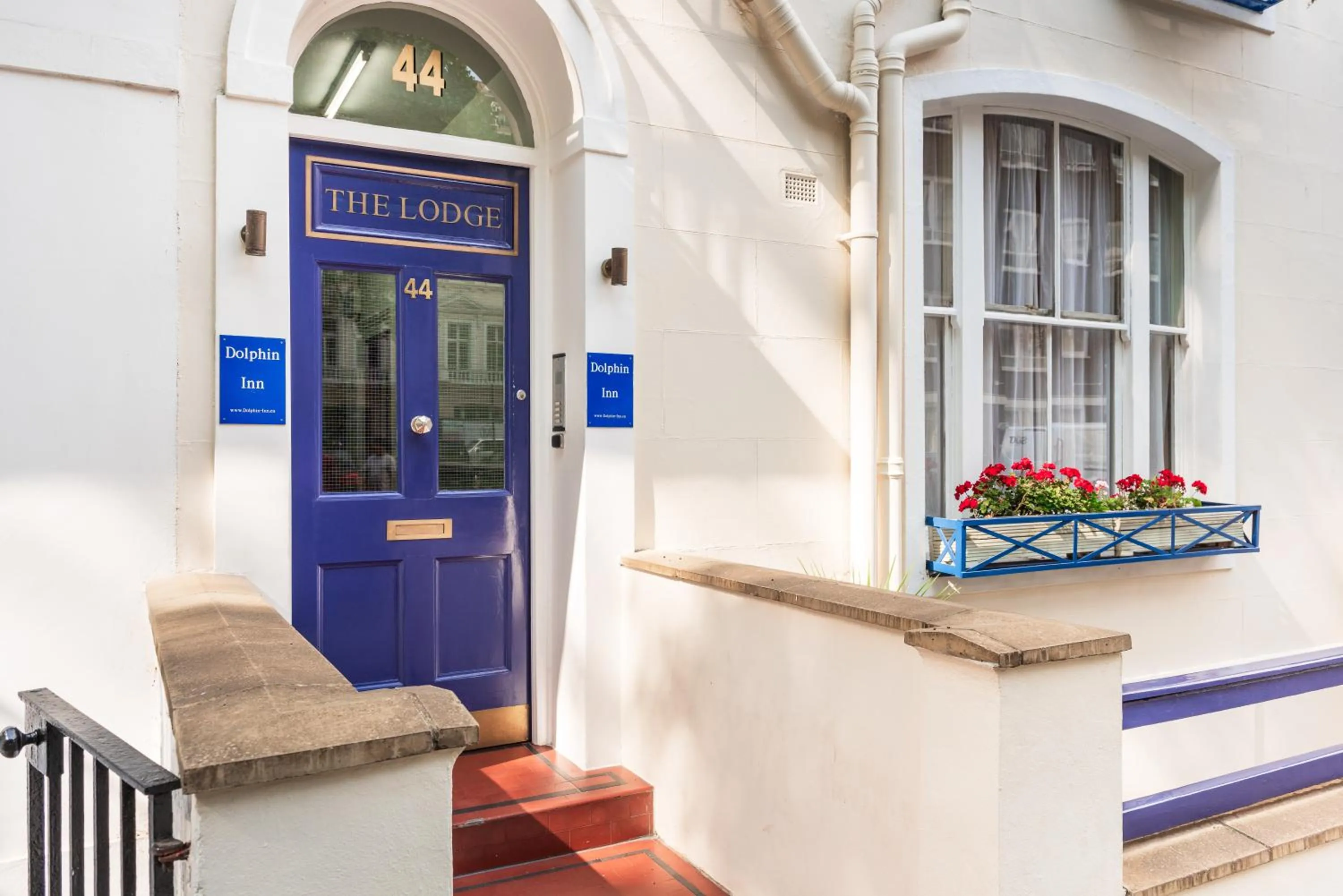 Facade/entrance in Dolphin Inn - The Lodge