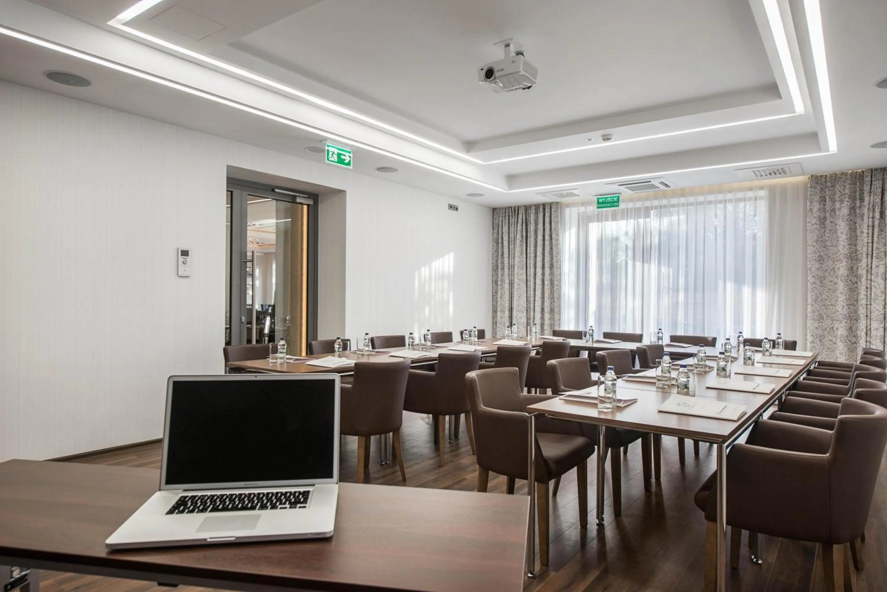 Meeting/conference room in Hotel Różany Gaj - Destigo Hotels