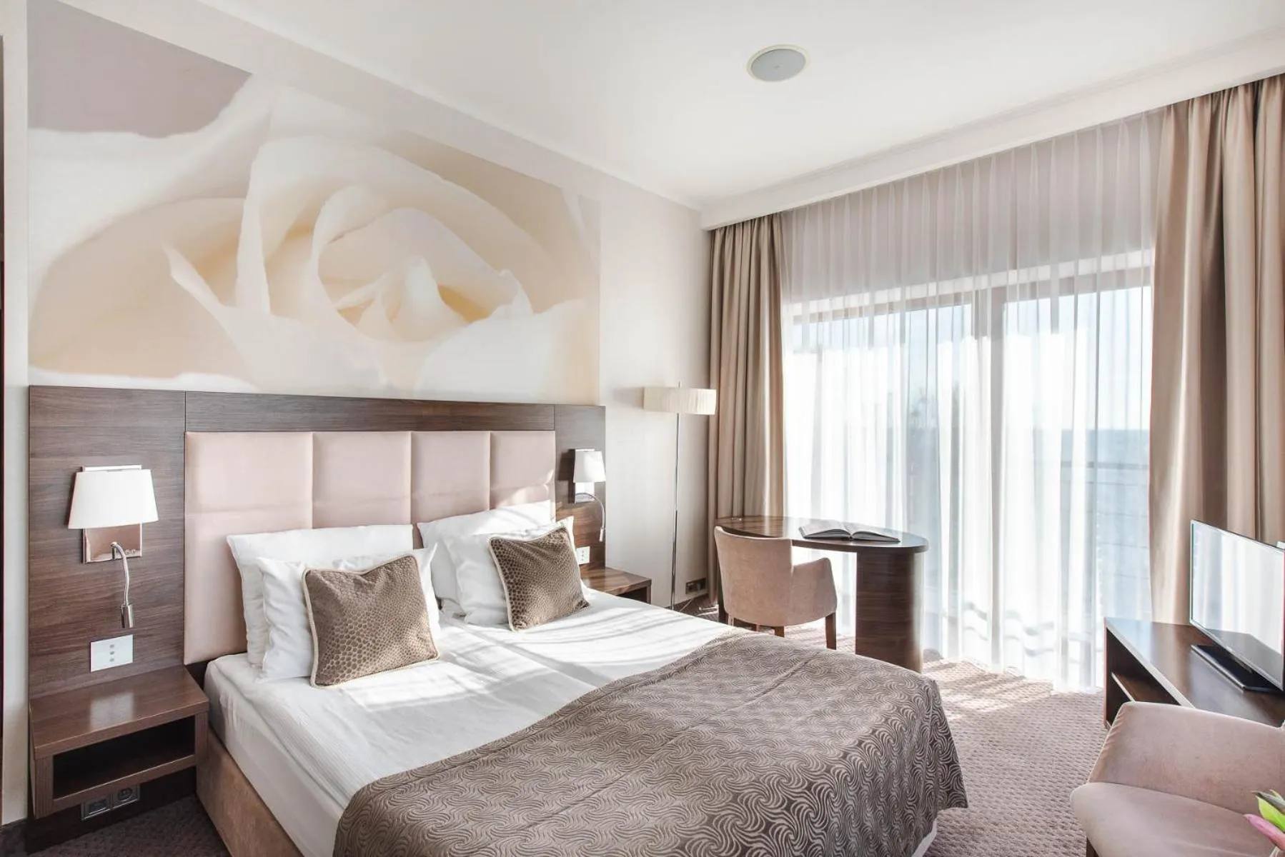 Bed in Hotel Różany Gaj - Destigo Hotels